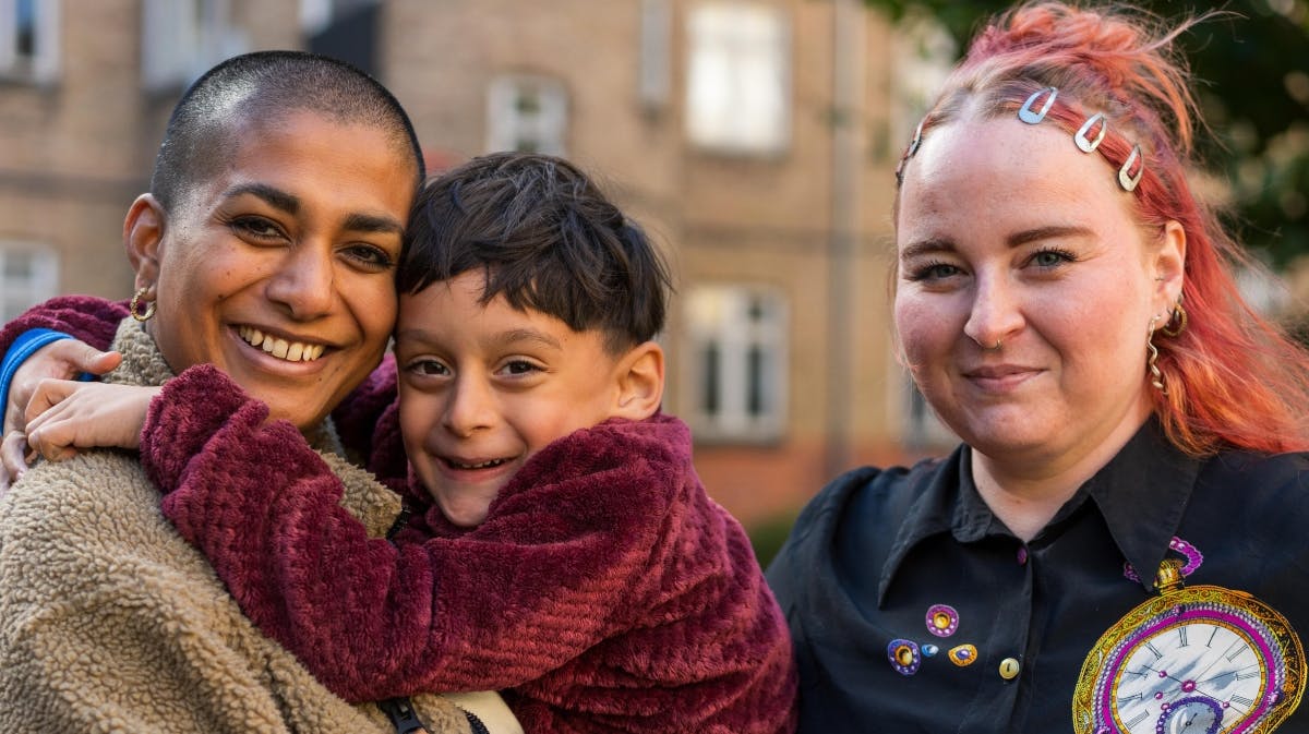 Zaya og Frederikke med sønnen, Billie.