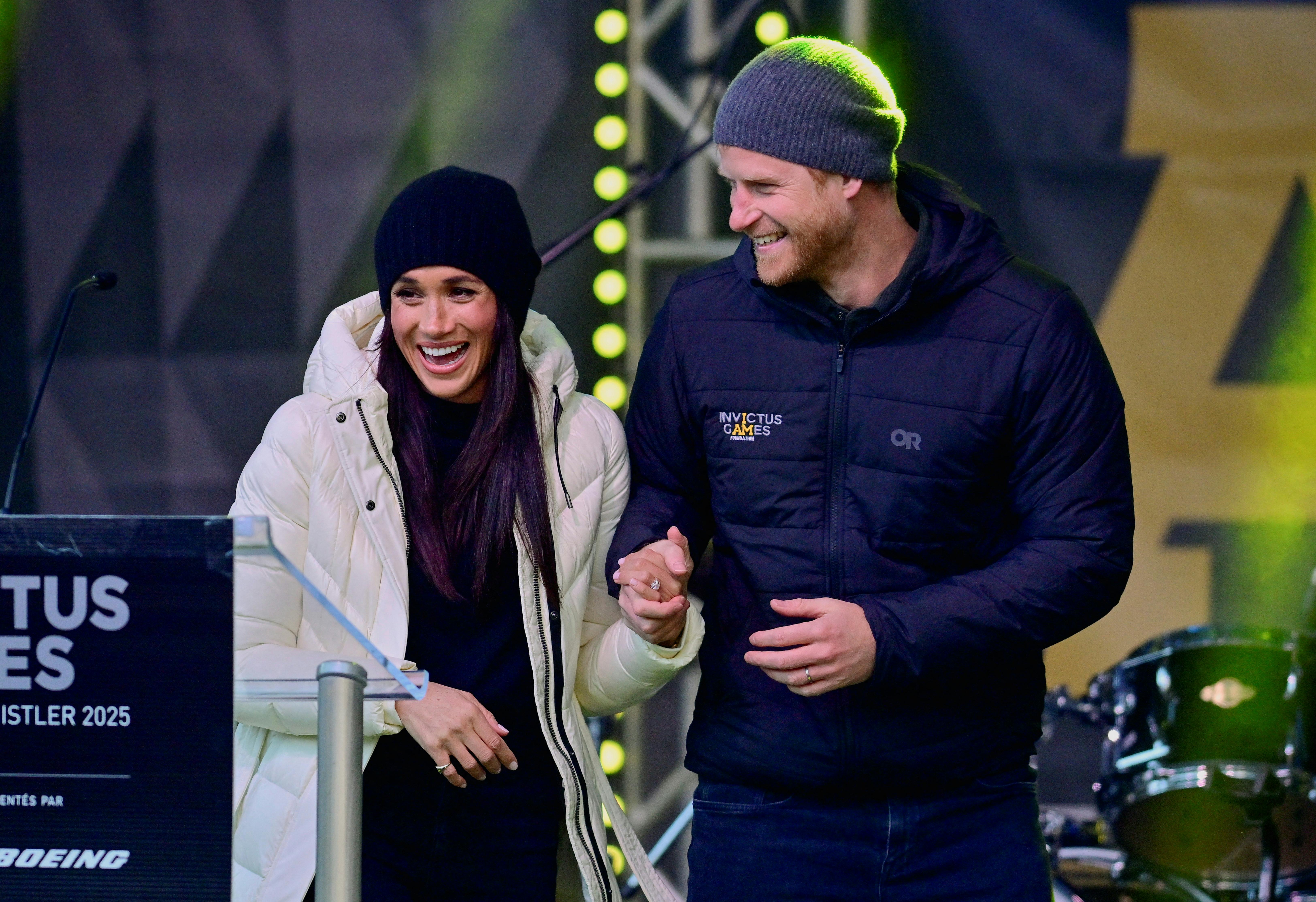 Hertuginde Meghan og prins Harry til Invictus Games i Canada i 2025. Også prins Joachim og prinsesse Marie var blandt tilskuerne. 