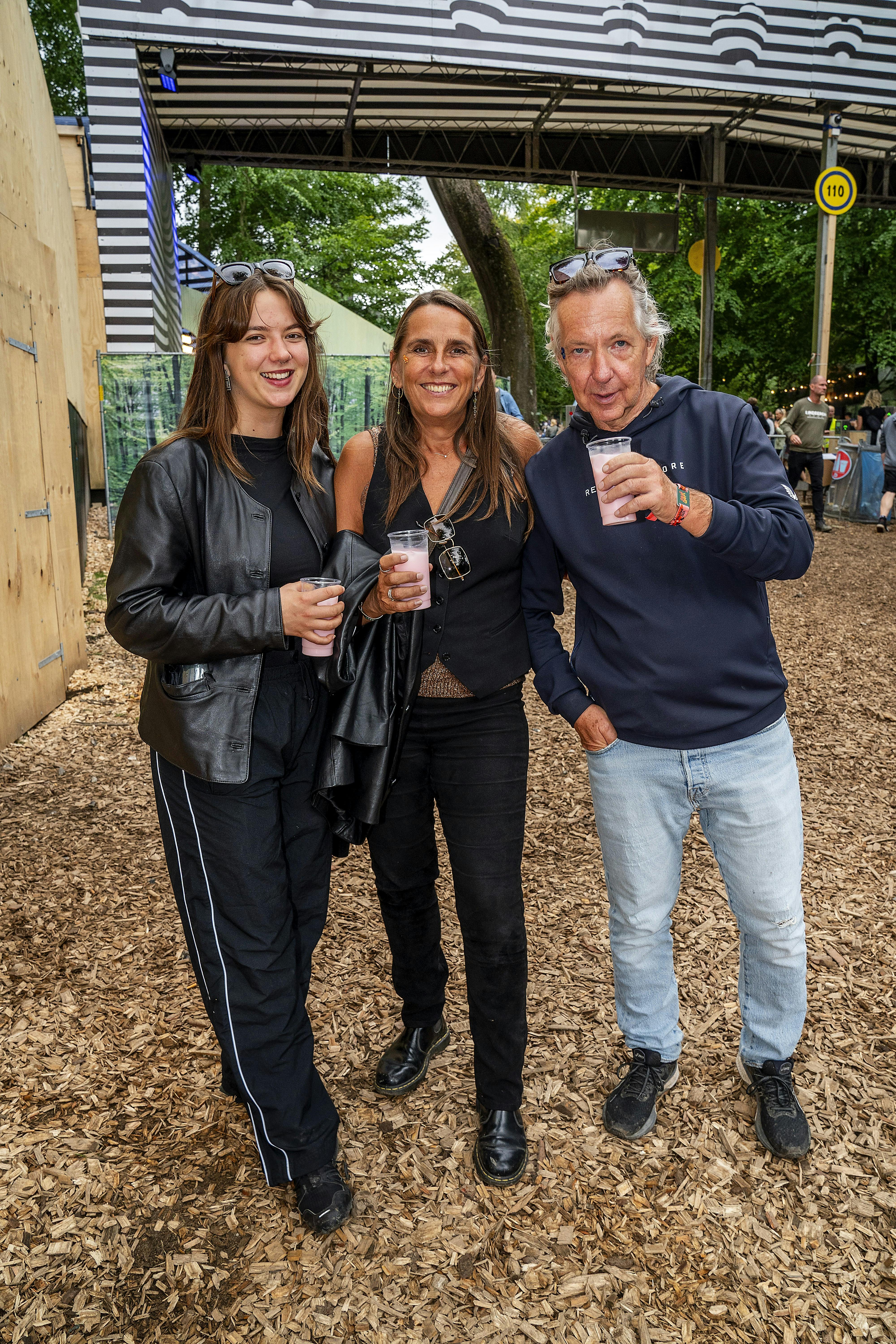 Anne Hjernøe og Jens Folmer Jepsen med datteren Camilla i 2023.