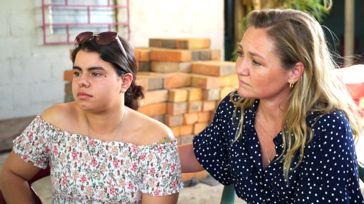 Tv-vært Mette Frisk og Frida satte jagten ind på at finde hendes biologiske familie i "Sporløs", men det skulle vise sig at være en vanskelig opgave.