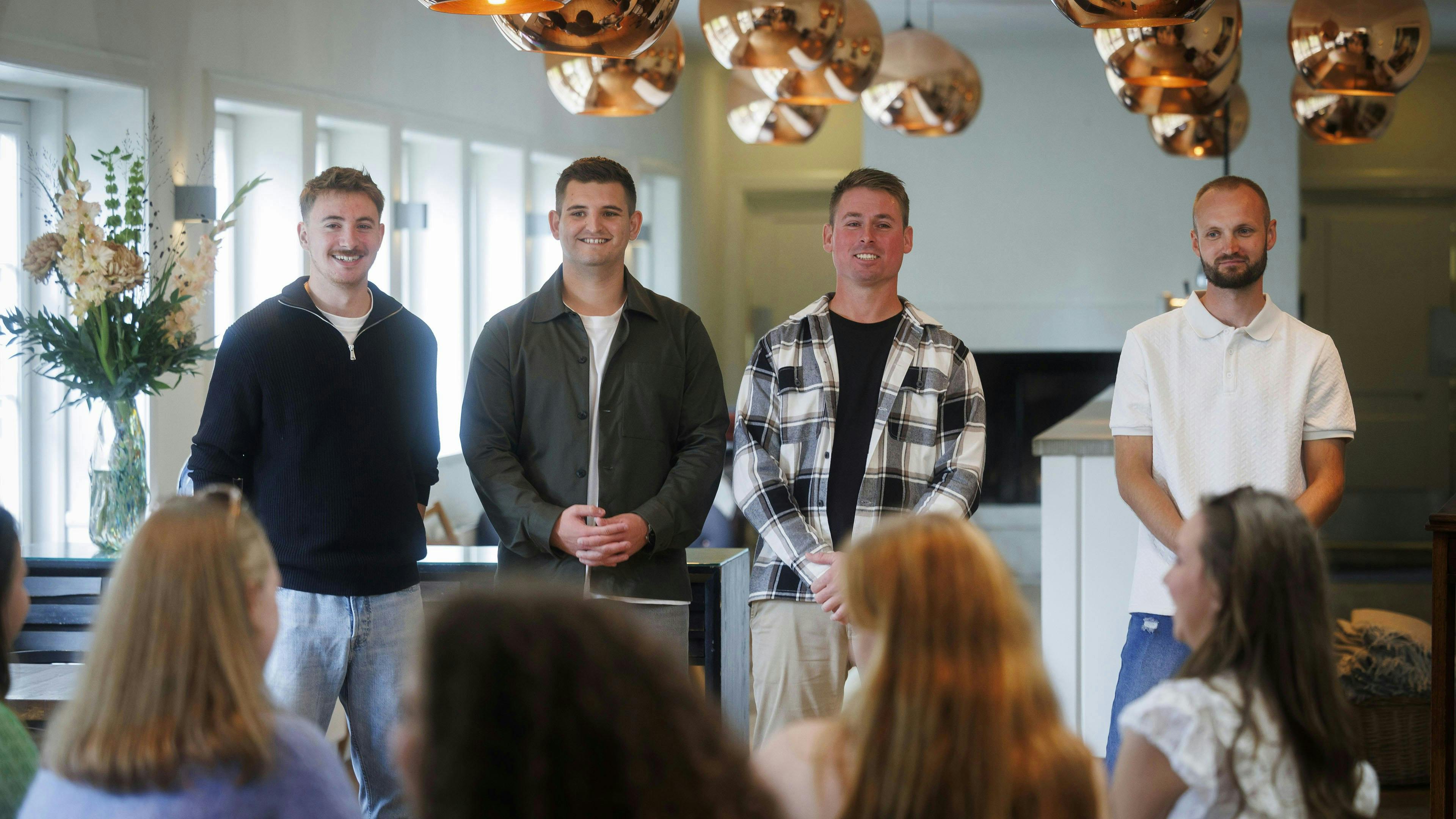 Brian var mildest talt nervøs, da han skulle holde tale foran kvinderne. 