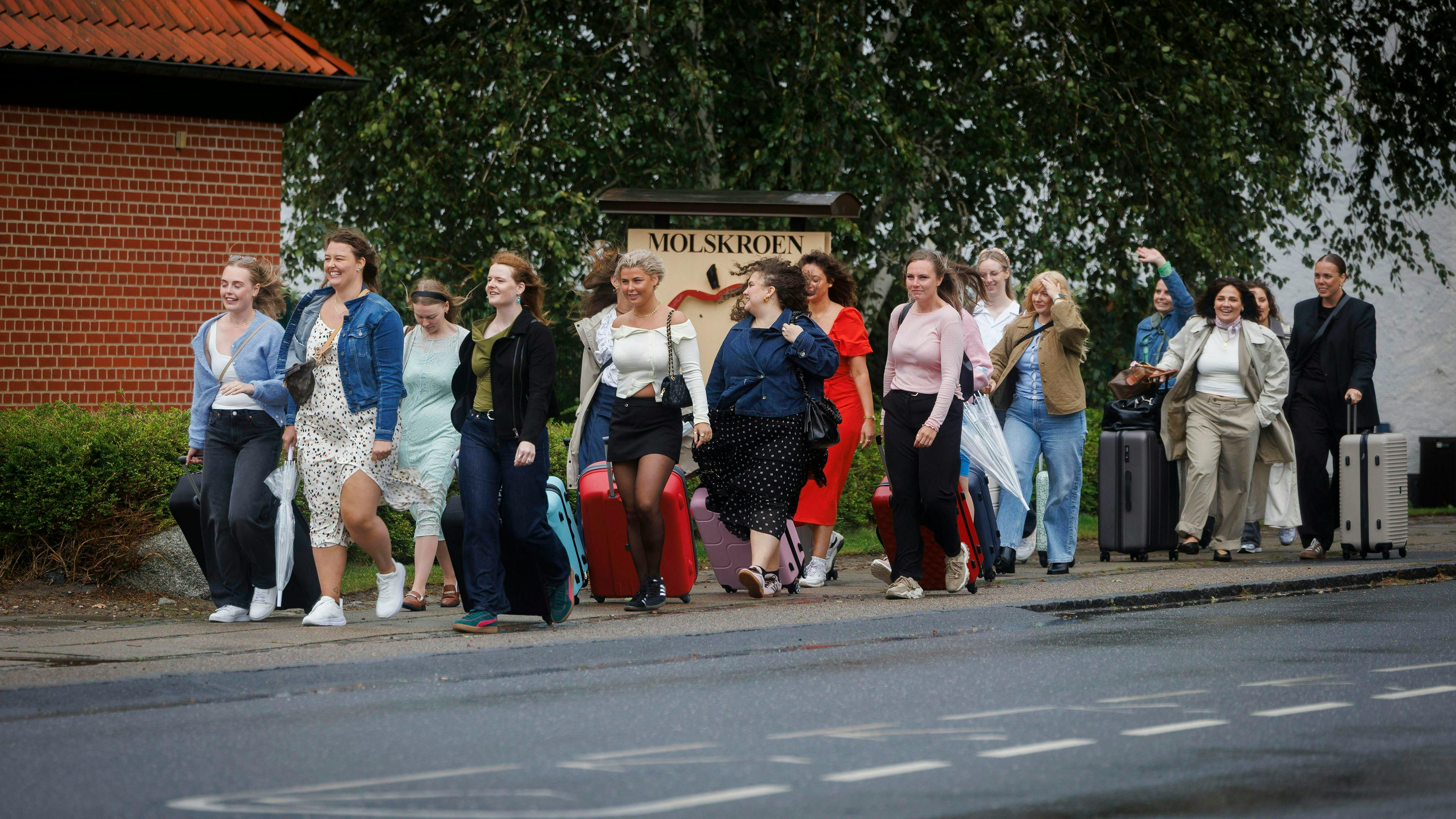 Her ankommer de første 16 kvinder til Djursland.