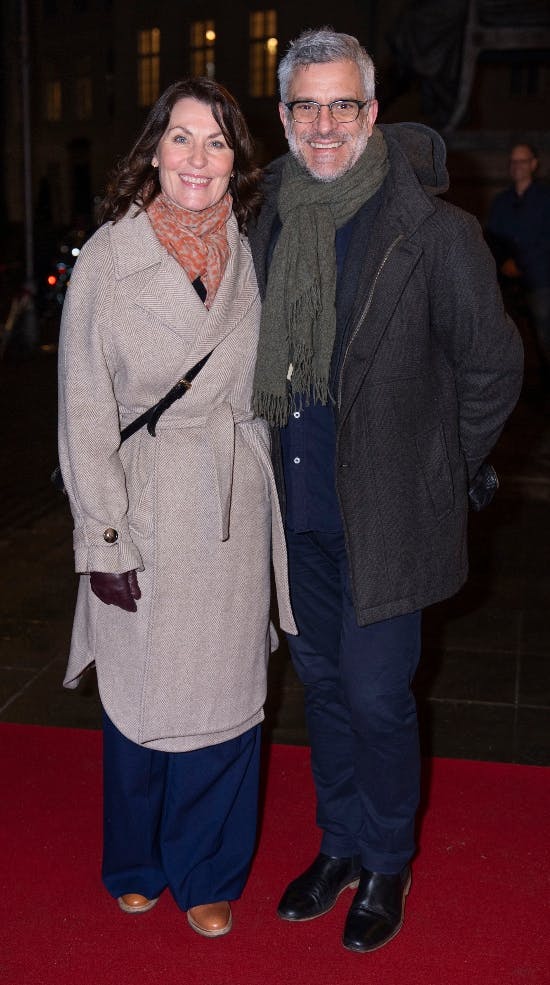 Kaya og Kenneth nød en aften i teatret