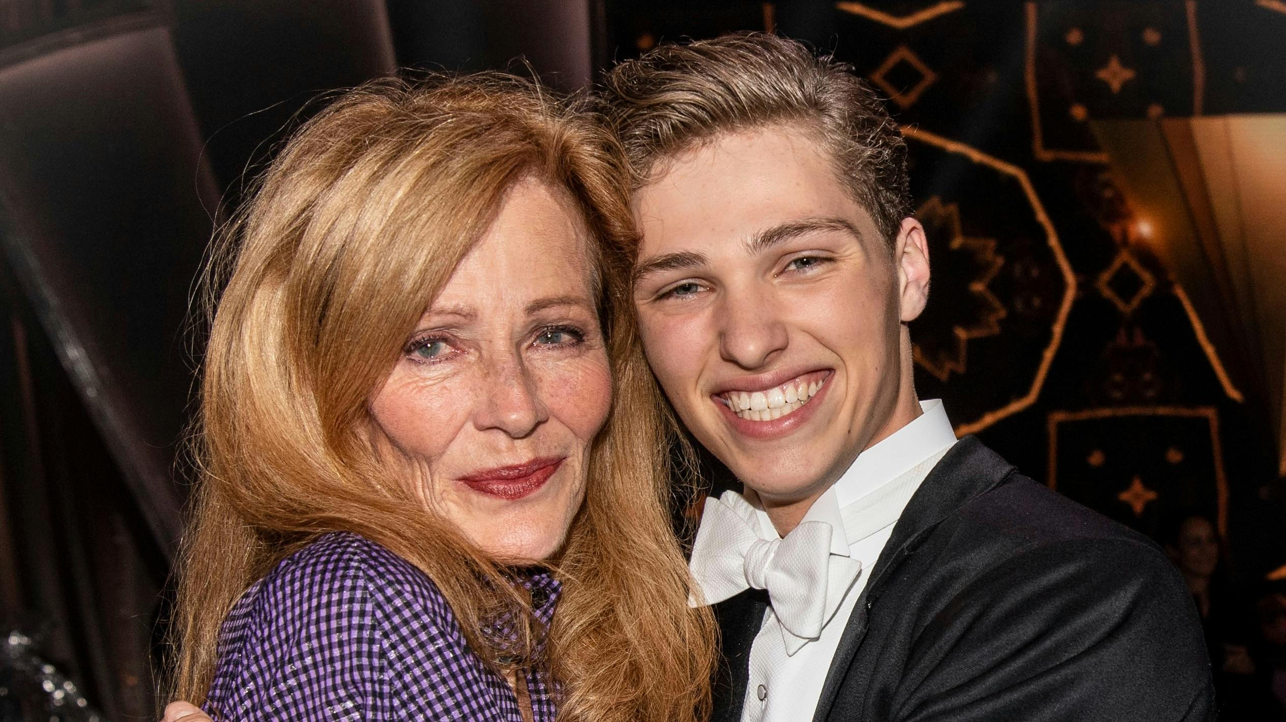 Suzanne Bjerrehuus med barnebarnet Oscar.