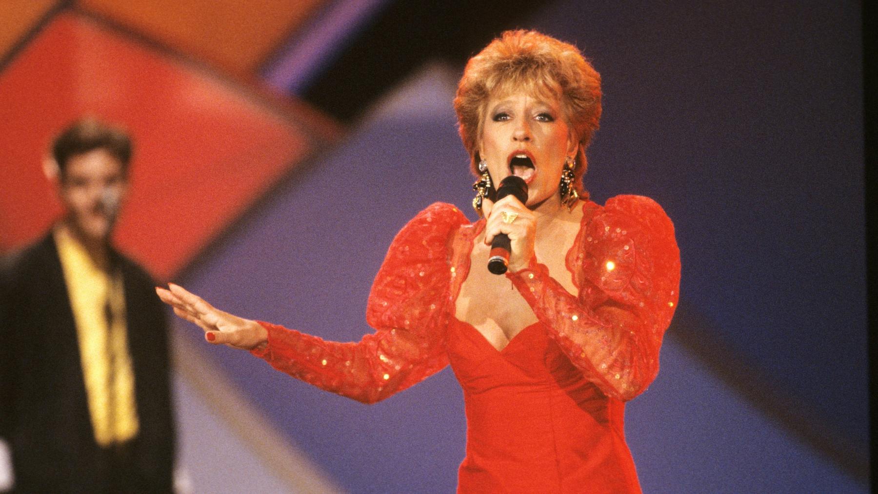 Birthe Kjær vandt Dansk Melodi Grand Prix i 1989 med "Vi maler byen rød".