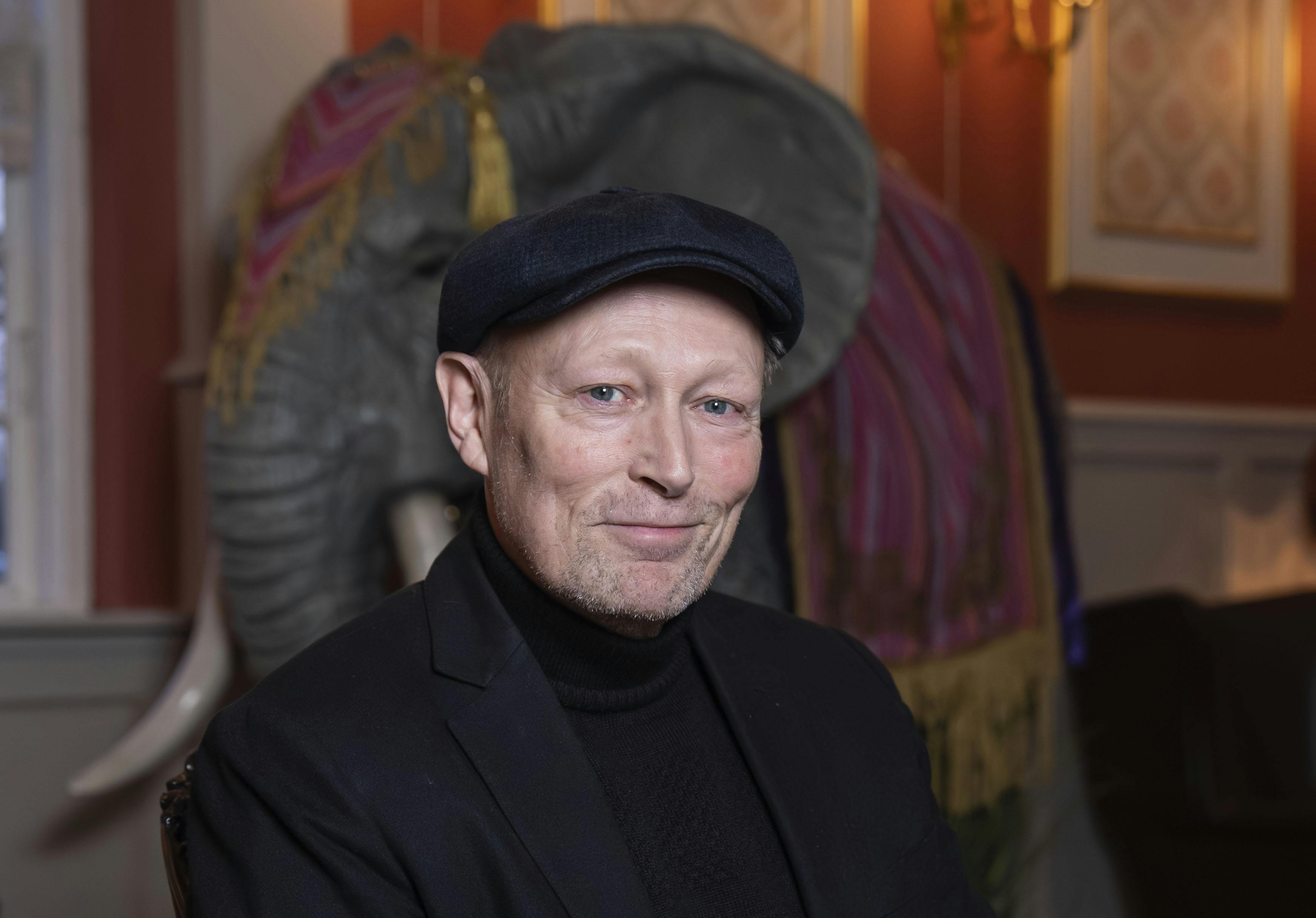 Lars Mikkelsen. 
