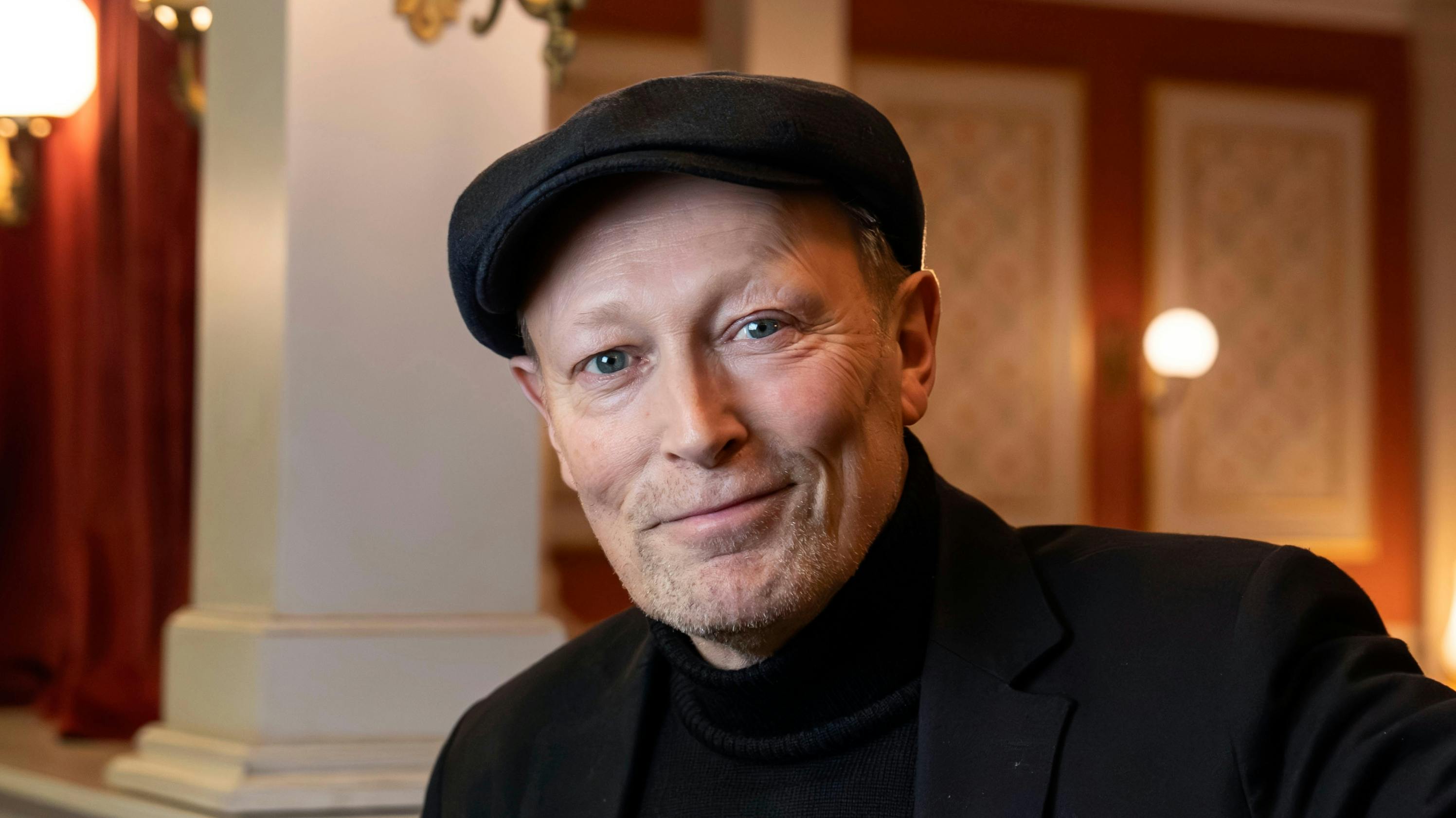 Lars Mikkelsen. 