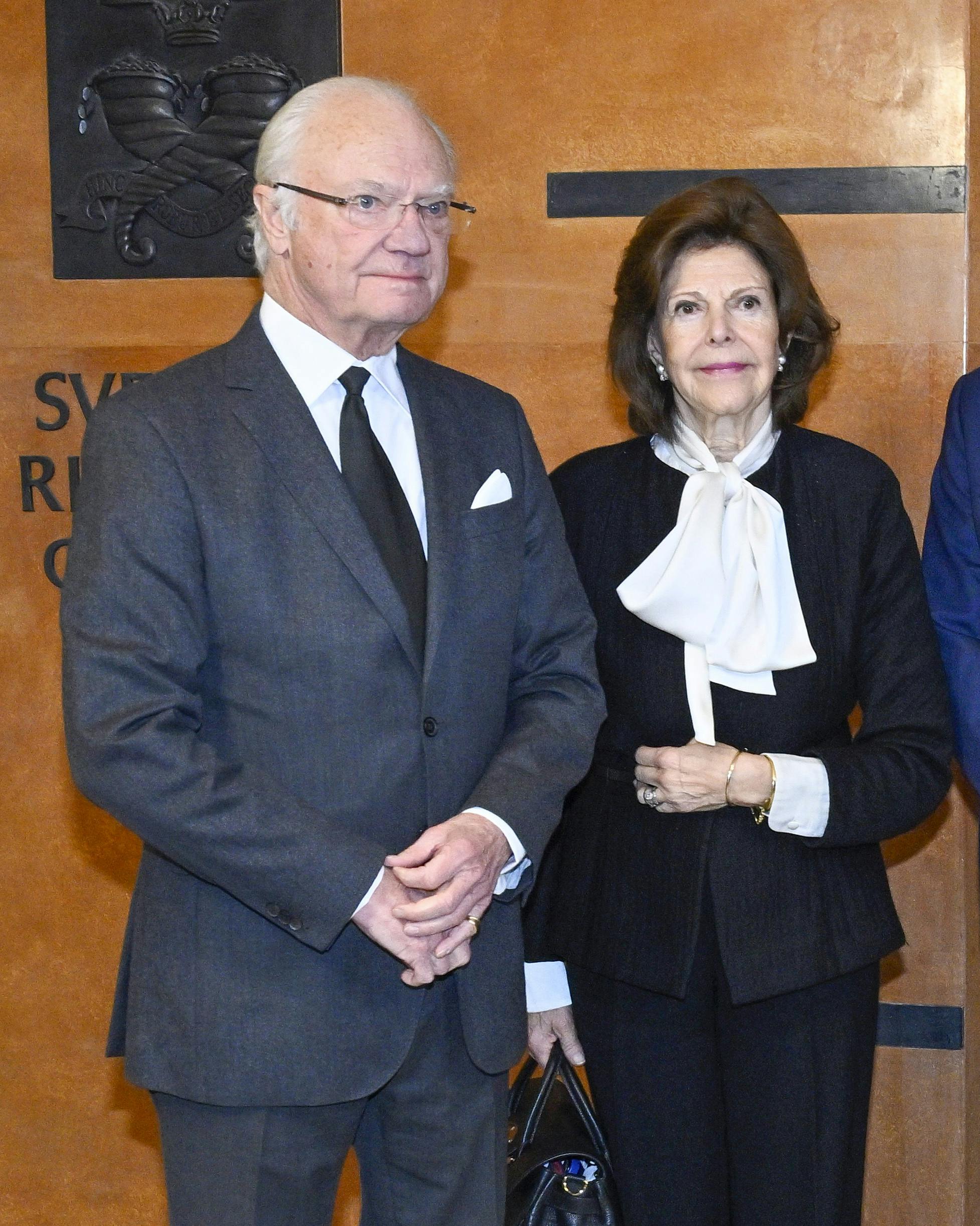 King Carl Gustaf and Queen Silvia arrive for their visit to Sweden's national bank, Sveriges Riksbank, 21 January 2026. King Carl Gustaf's sister Princess Désirée died today aged 87. Photo: Fredrik Sandberg / TT / Code 10080