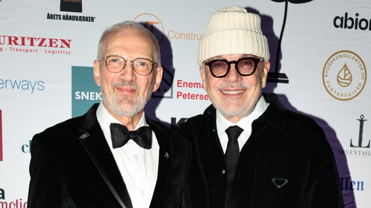 Søren Hedegaard fulgtes på den røde løber med sin mand, Preben Kristensen.