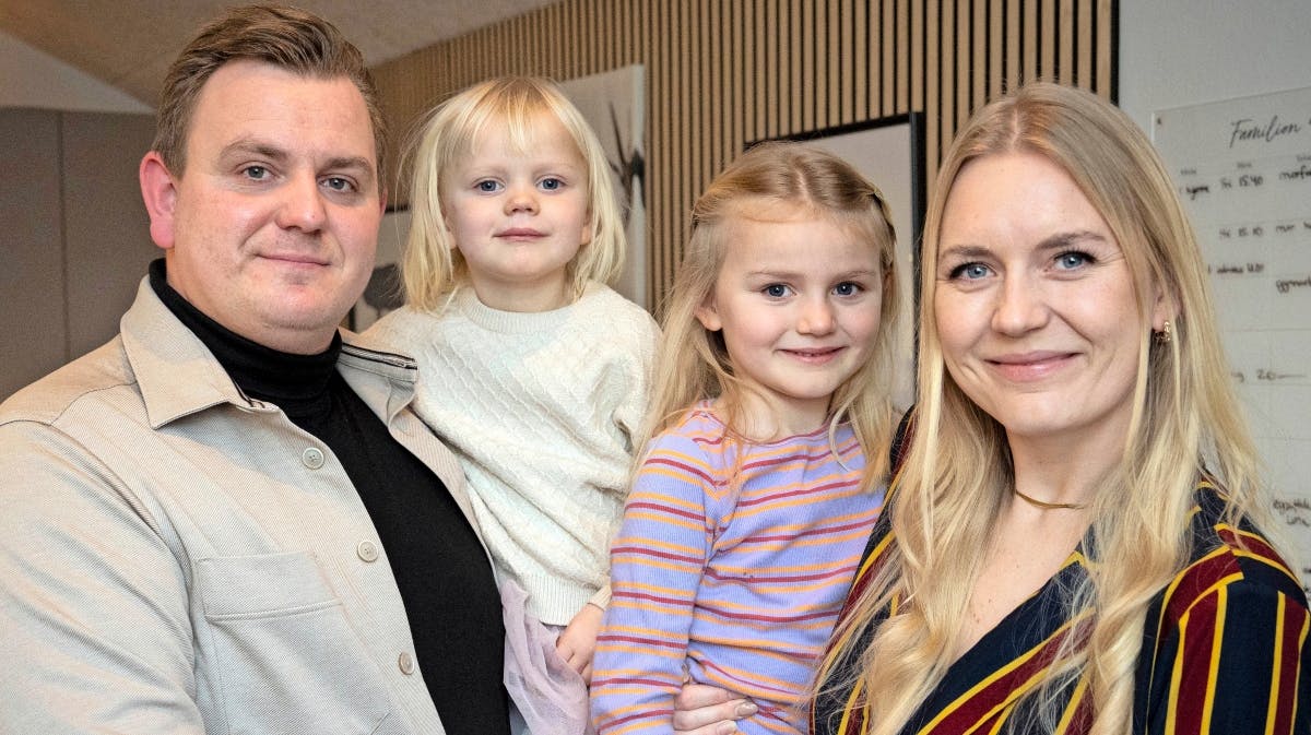 Nikolaj og Maria med døtrene Solvej og Mathilde.