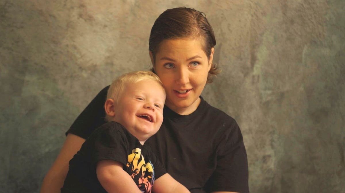 Michelle med sin 2-årige søn, Aston.