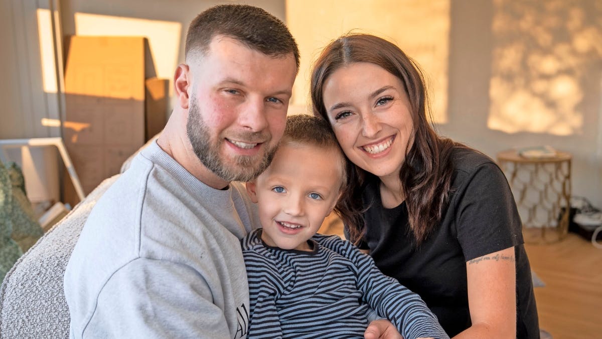 Daniel og Maria med sønnen Louie, som man kan følge i "Årgang 20". 