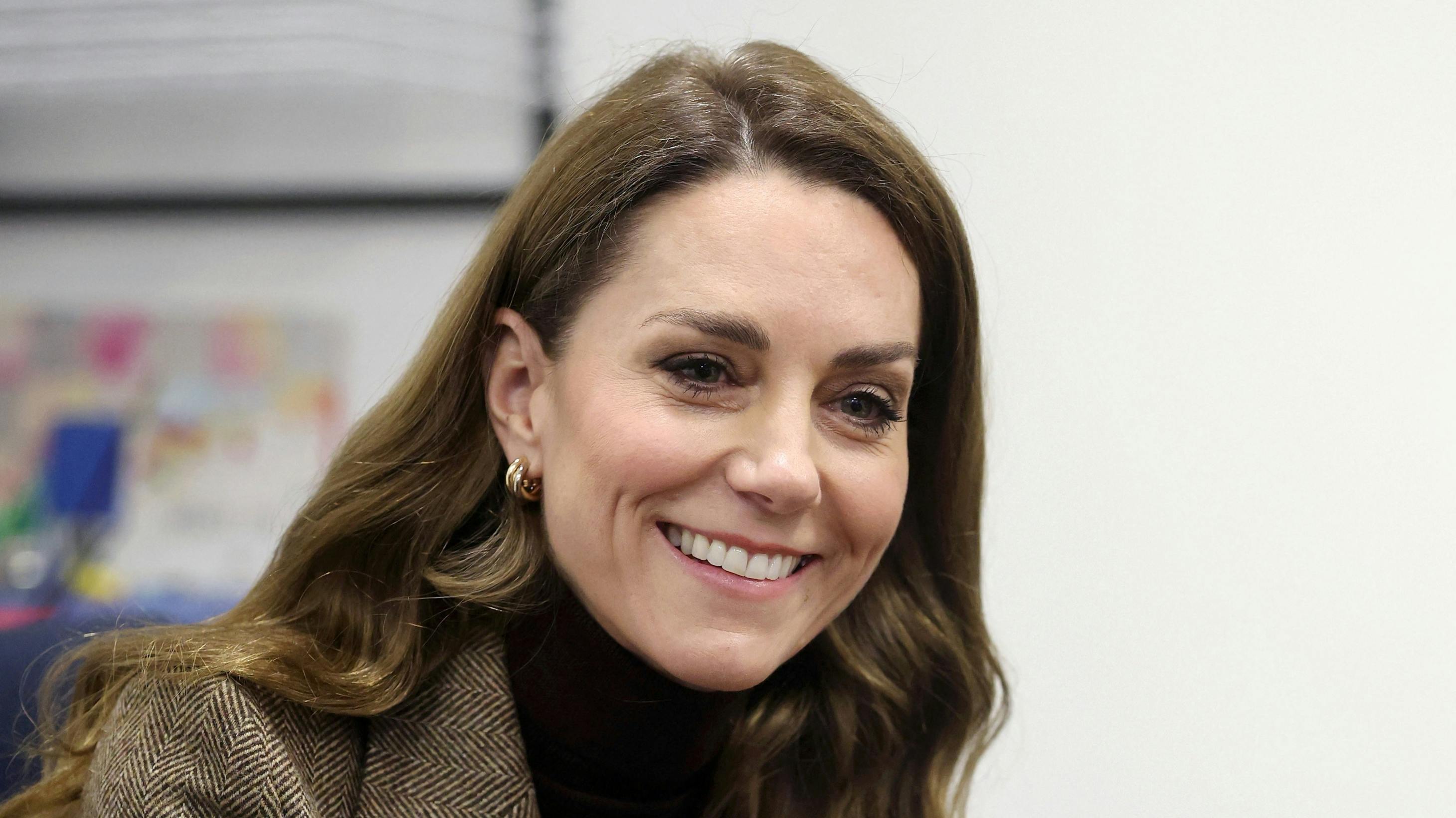 Prinsesse Kate havde en travl dag tirsdag og viste samtidig et nyt look frem.