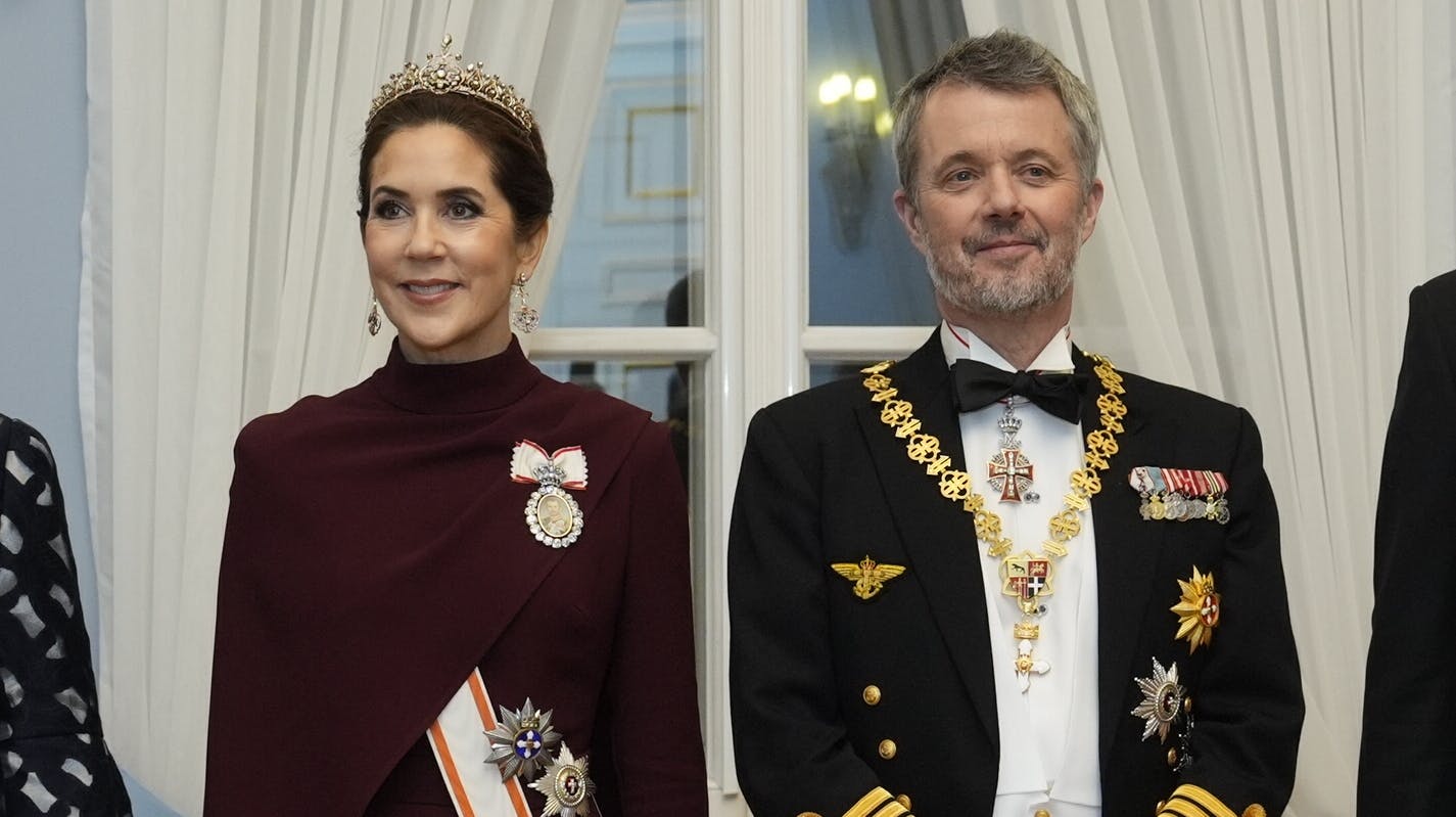 Kong Frederik og dronning Mary til statsbanket på præsidentpaladset i Litauen. 