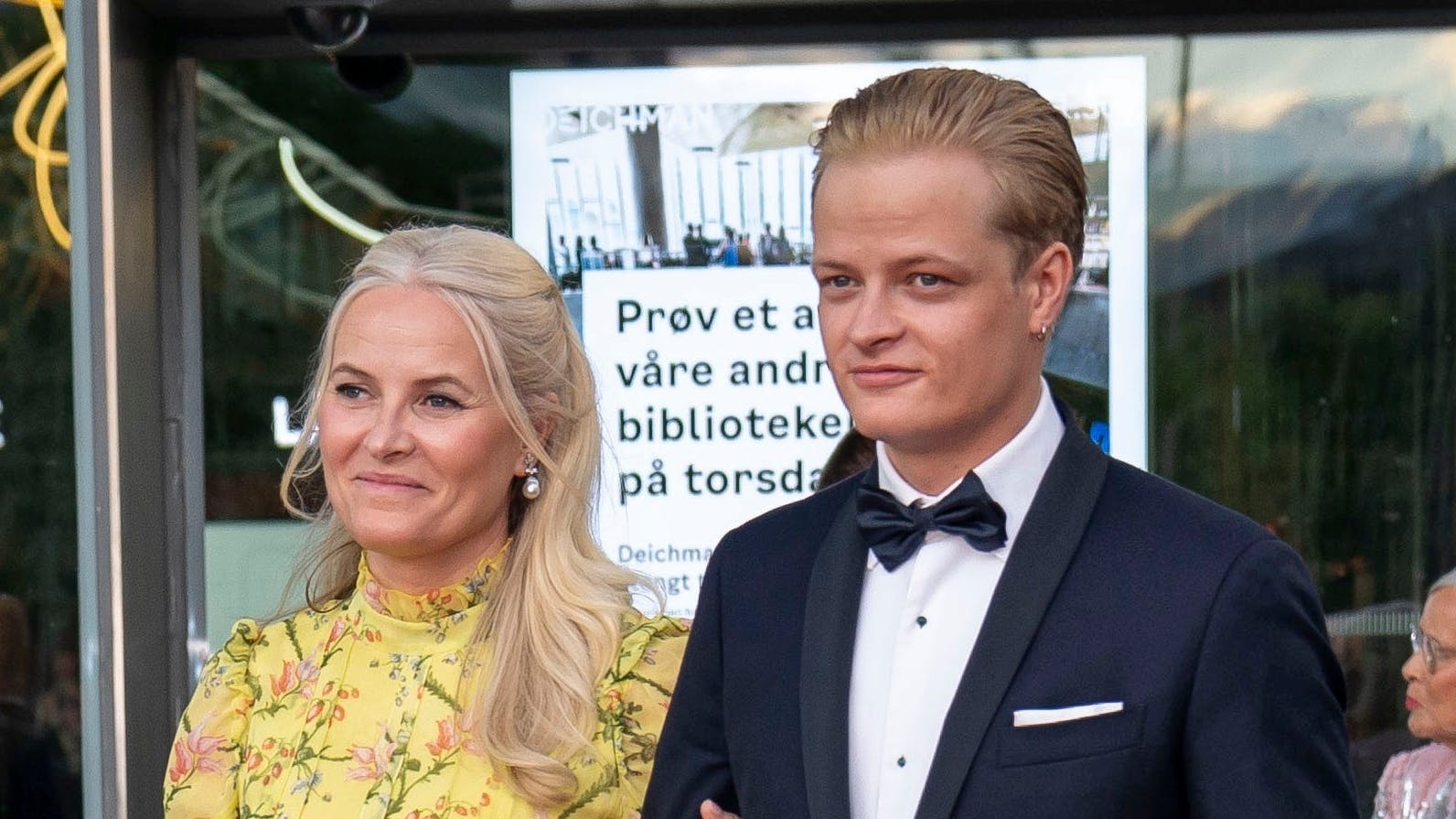 Kronprinsesse Mette-Marit og Marius Borg Høiby i 2022, da prinsesse Ingrid Alexandra blev 18 år.