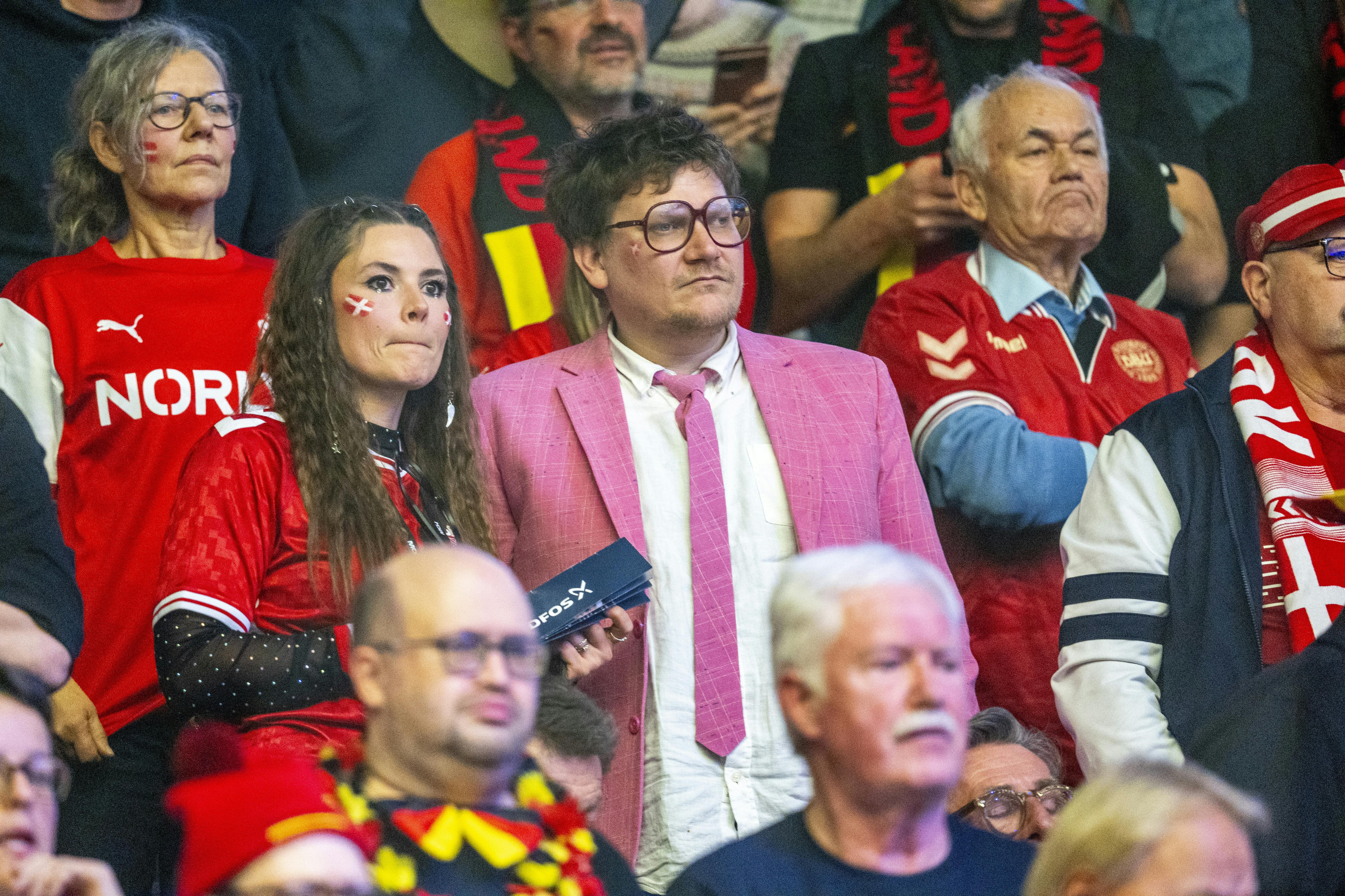 Heino Hansen og fruen, Cecilia, ser EM-kampen  Danmark mod Tyskland 26. januar.