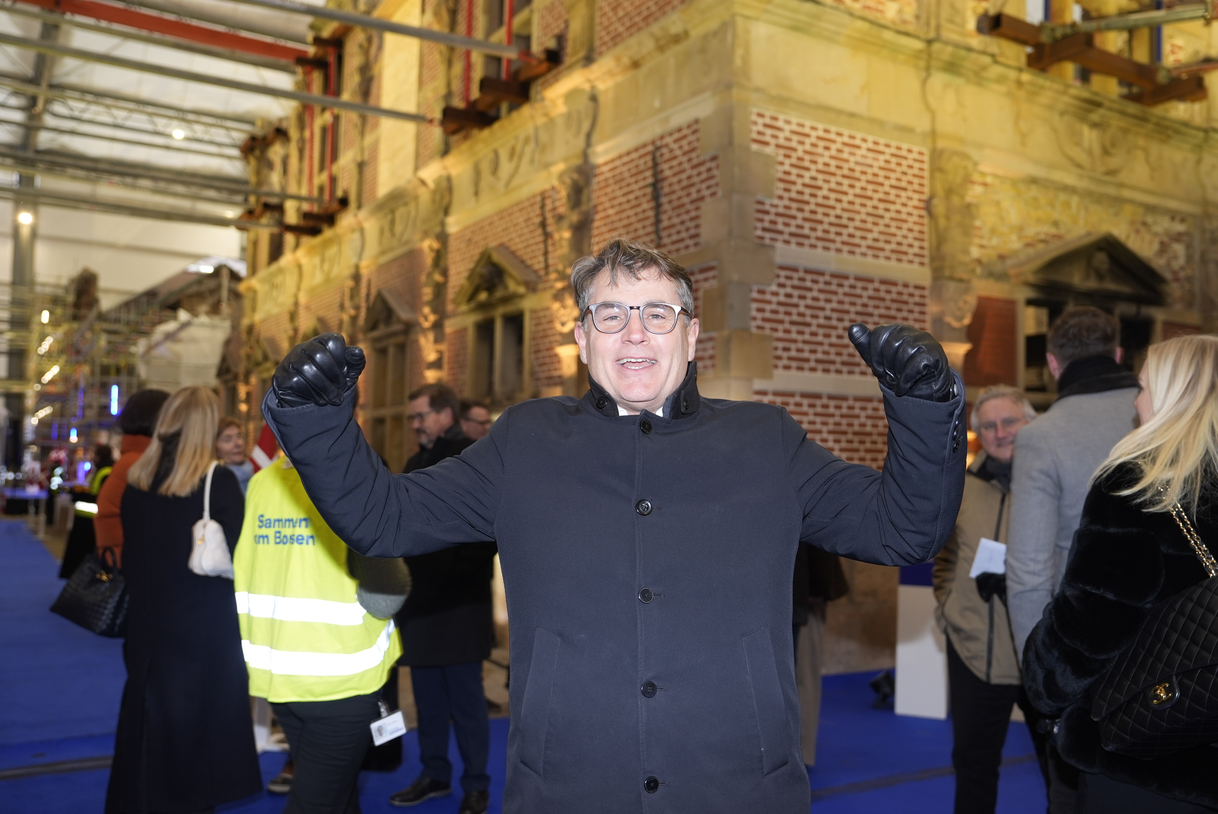 Brian Mikkelsen i hopla.