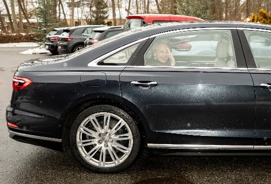 Prinsesse Benedikte vinkede farvel efter et par festlige timer med beboere og personale på Jonstrupvang