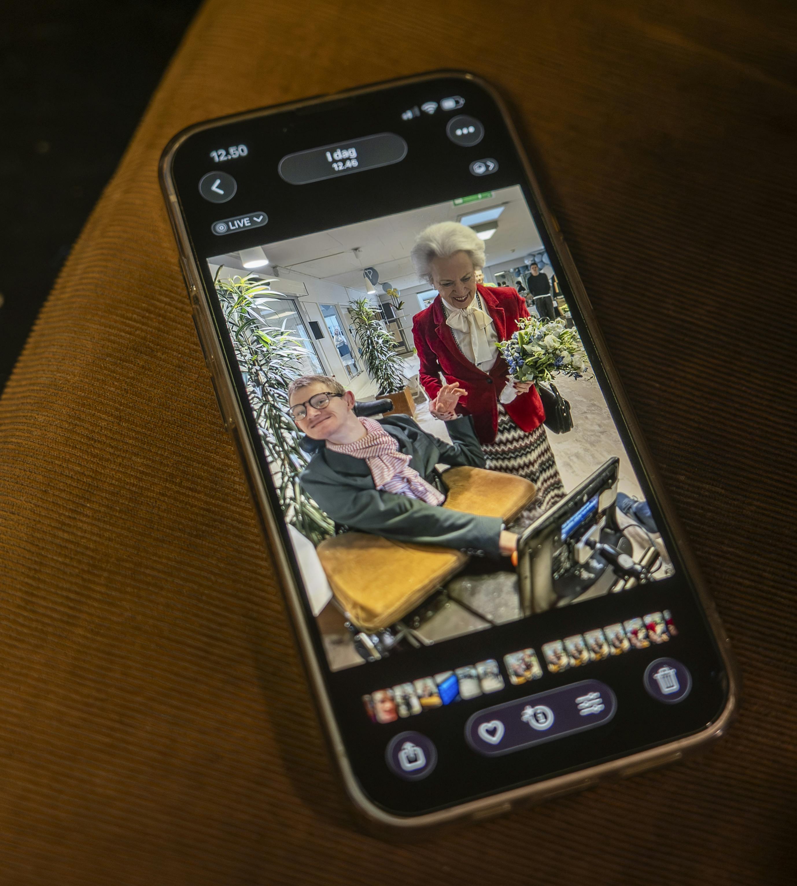 Mikkel har nu dette minde om mødet med prinsesse Benedikte