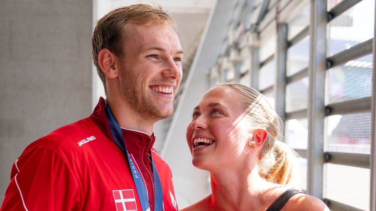 Mathias Gidsel med sin kæreste, Katrine.