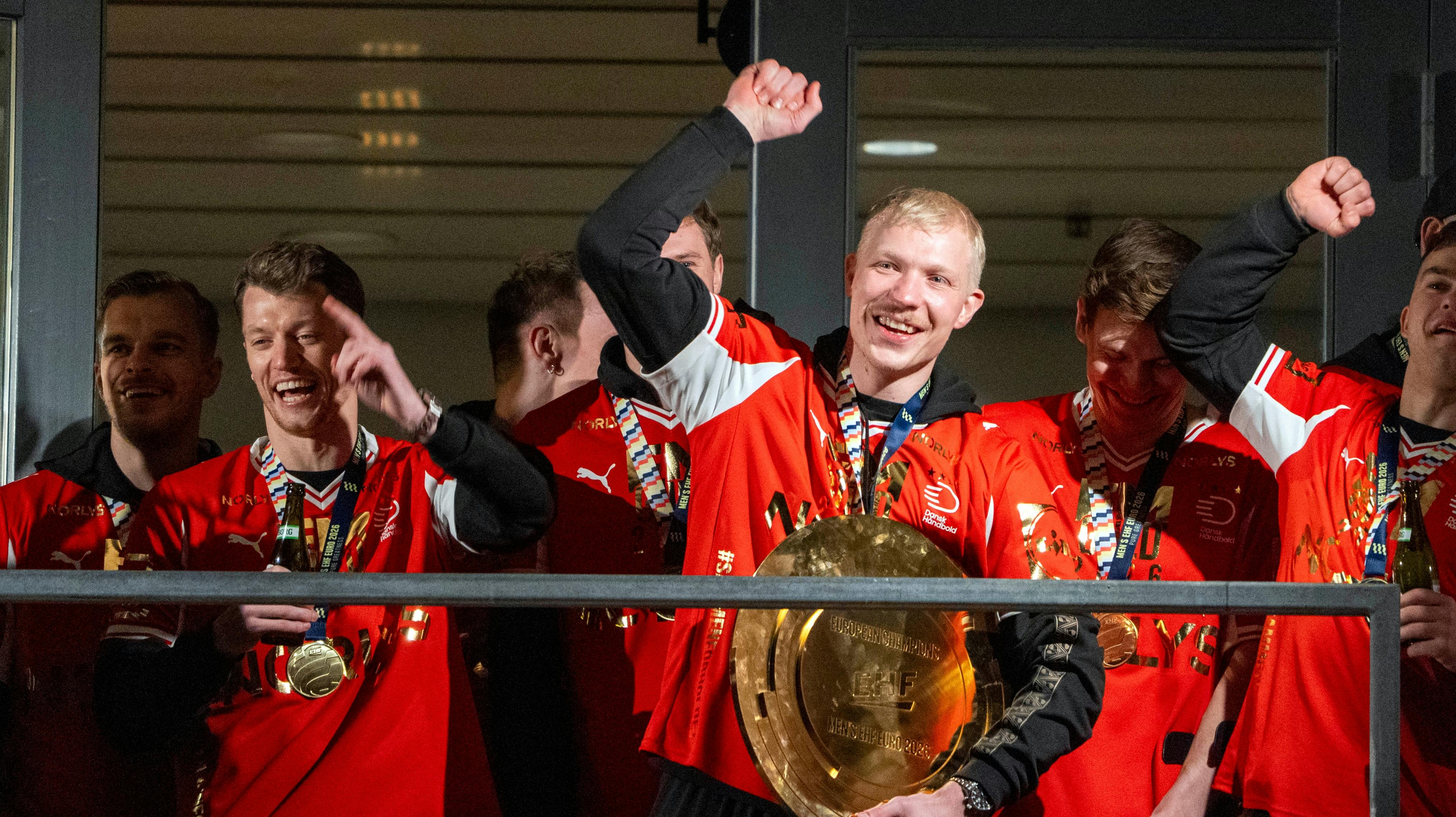 Emil Jakobsen og Magnus Saugstrup inden det for alvor gik løs til nattefesten.