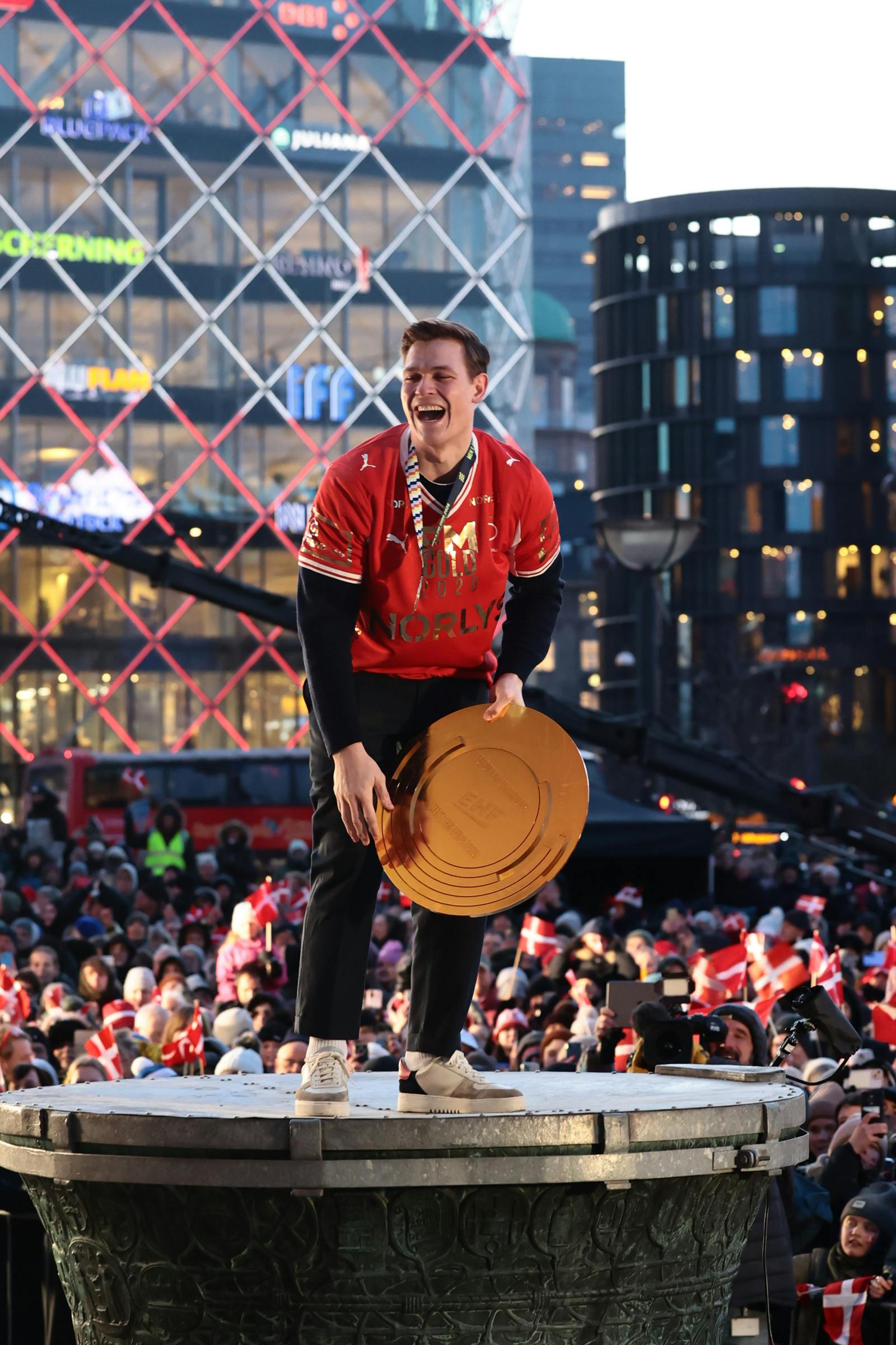 Lukas Jørgensen var ét stort smil, da han blev hyldet.