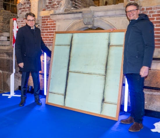 Brian Mikkelsen og Morten Langager med det unikke værk