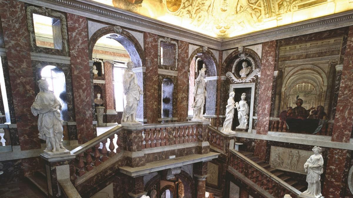 Den indvendige trappe på Drottningholm Slott.