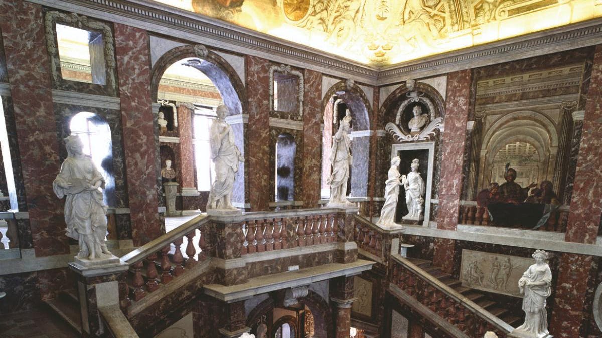 Den indvendige trappe på Drottningholm Slott.