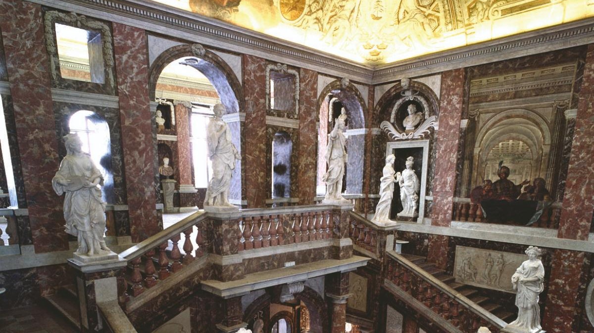 Den indvendige trappe på Drottningholm Slott.