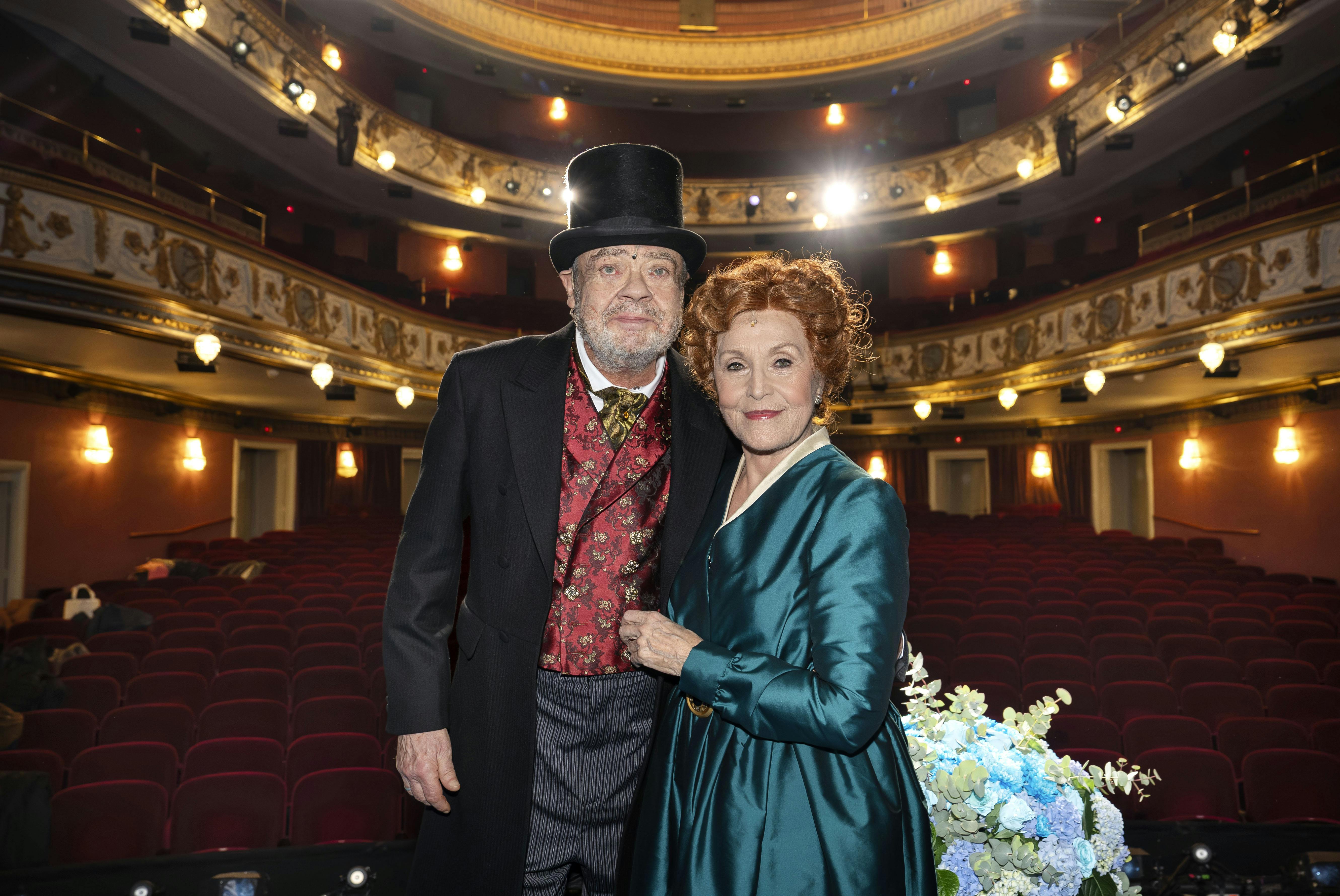 Tommy Kenter og Susse Wold var lettede efter den veloverståede premiere på musicalen "My Fair Lady", hvor de spiller Alfred P. Doolittle og Mrs. Higgins. 