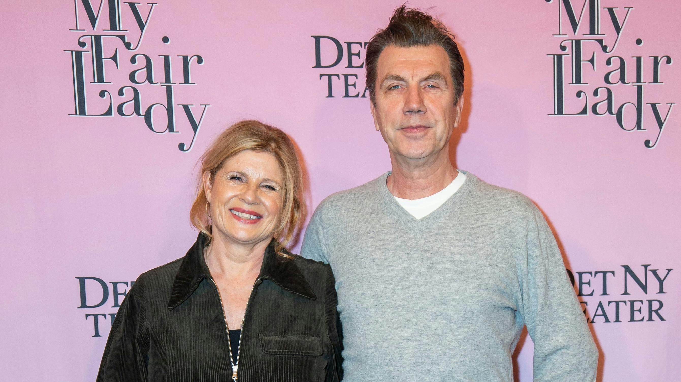 Skuespilleren Jesper Lohmann i teateret med kæresten, Lise.