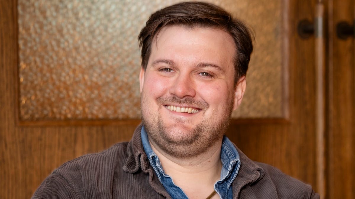 Nicolai Jørgensen foreslog det for en clairvoyant