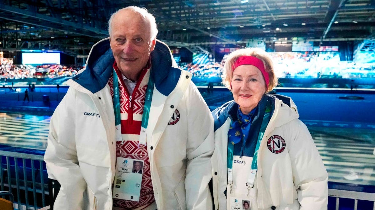 Kong Harald og dronning Sonja har støttet de norske atleter til vinter OL i Italien.