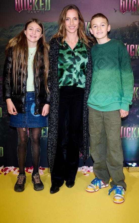 Lea med børnene Rosa-Lia og Helios.