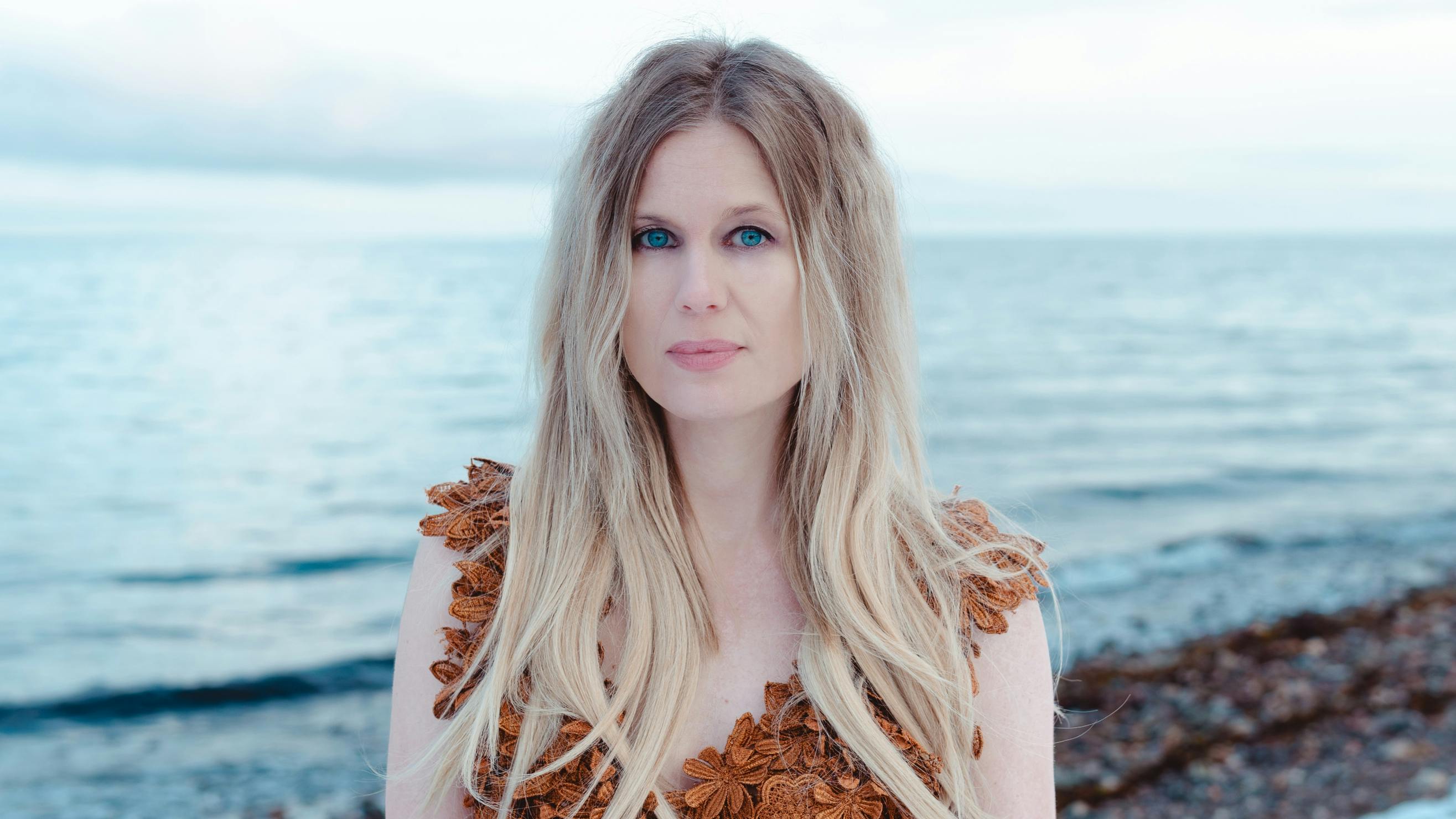 Sangerinden Amalie Bruun stiller op i Melodi Grand Prix 2026 under kunstnernavnet Myrkur. 