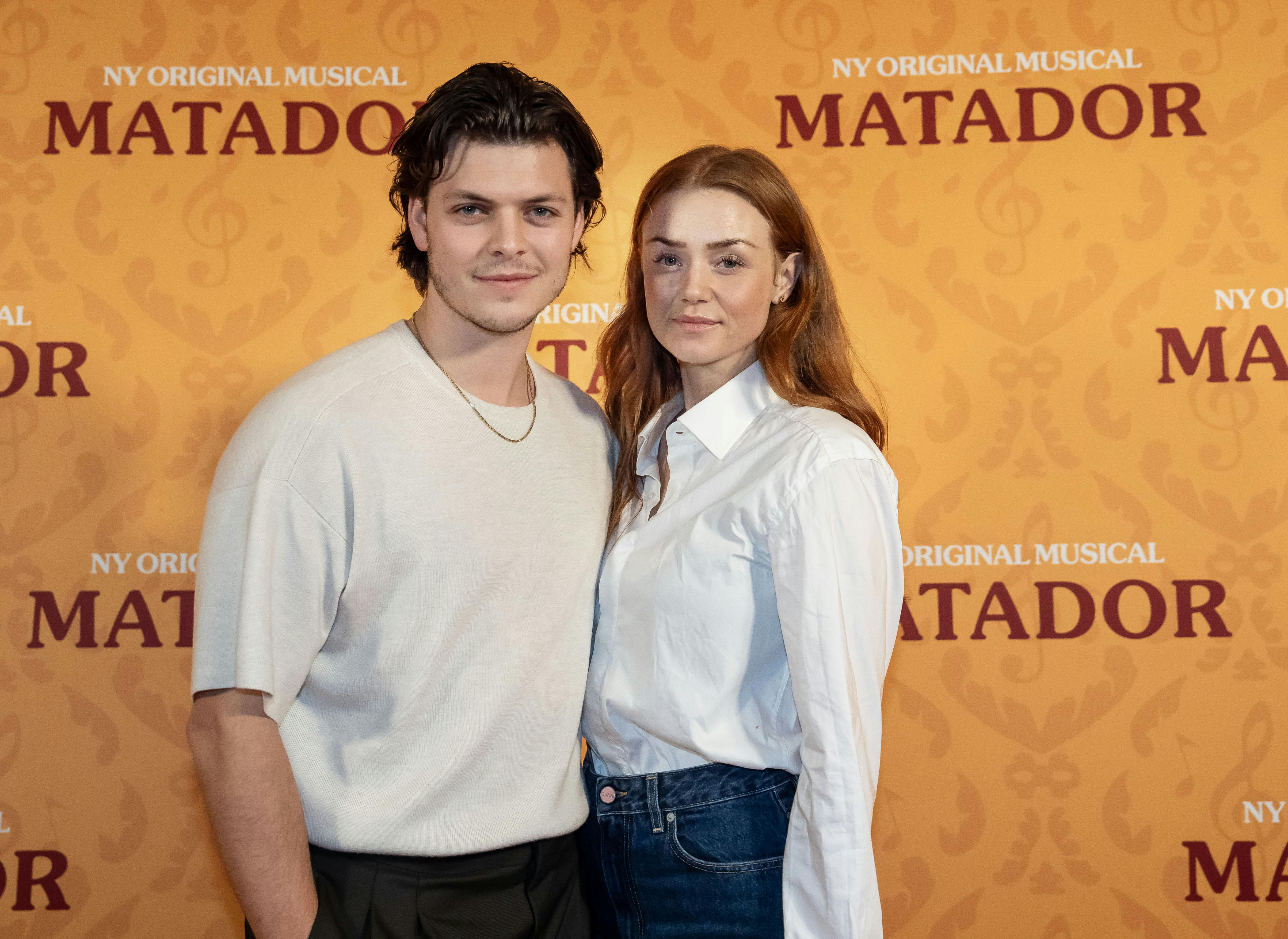 Alex Høgh Andersen er kæreste med skuespilkollegaen Johanne Milland.