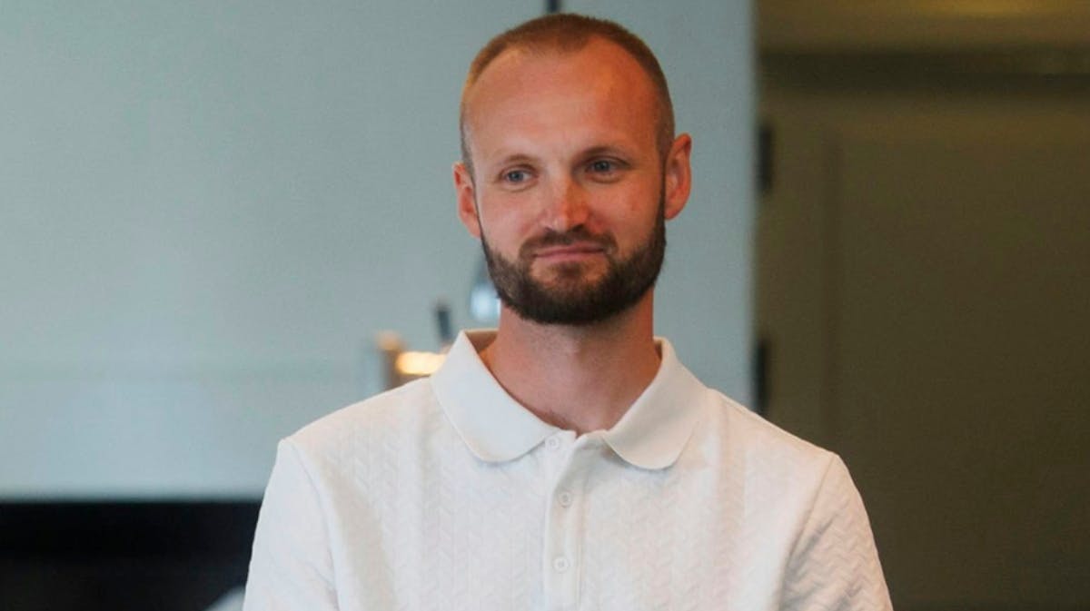 Pigerne bider mærke i det: Selv er Christian af en helt anden overbevisning