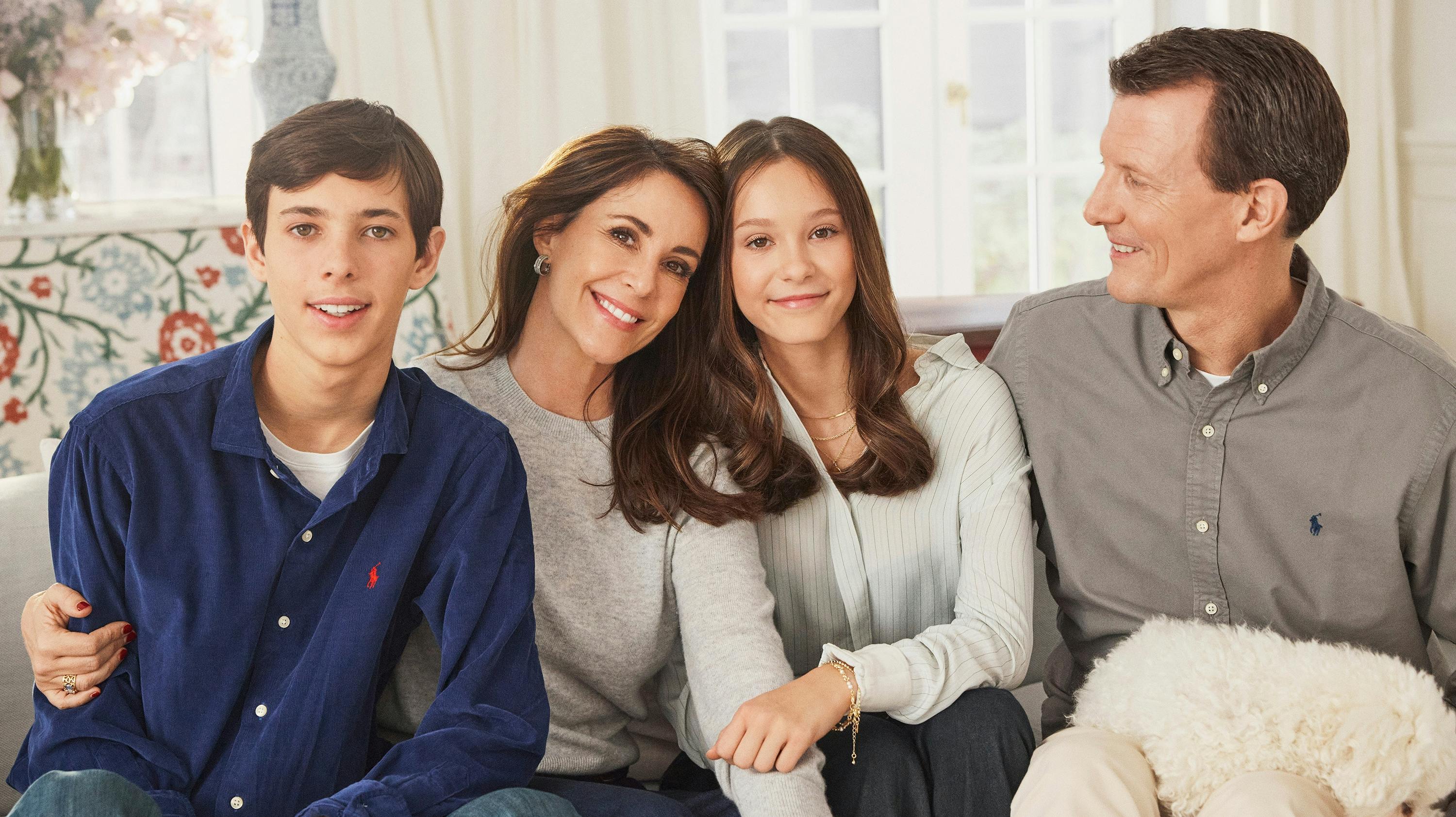 Prinsesse Marie fyldte 50 år den 6. februar og i den forbindelse fik hun og familien taget billeder i deres danske hjem i Vedbæk. Det er fotograf Jakob Kirk, der står bag billederne, som blev delt af kongehuset i anledning af den runde dag.