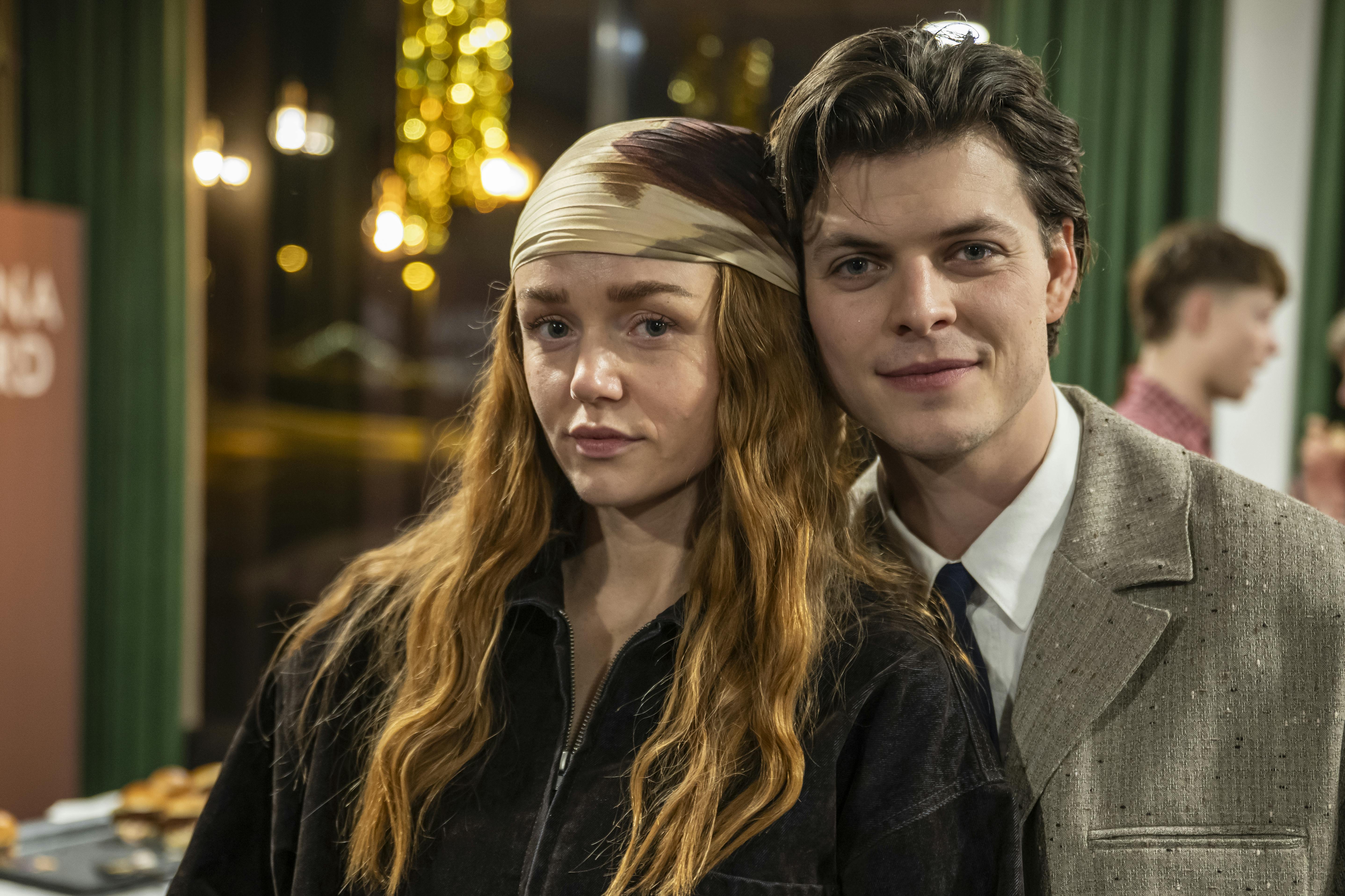 Sådan så det forelskede par, Johanne Milland og Alex Høgh Andersen, ud, da de begge deltog i efterfesten ved Melodi Grand Prix.