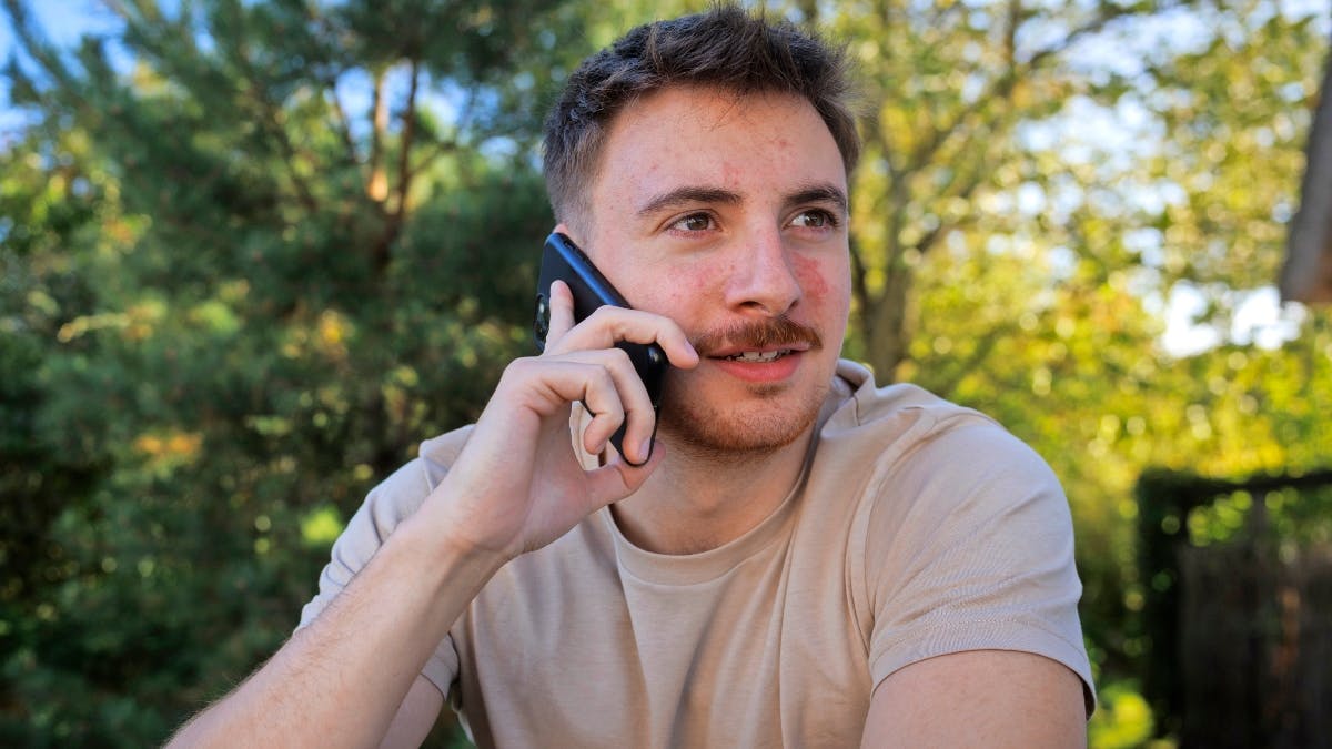 Samuel ringede kun til en enkelt kvinde fra det nye hold i "Kærlighed hvor kragerne vender" - og det var ikke Alana. 