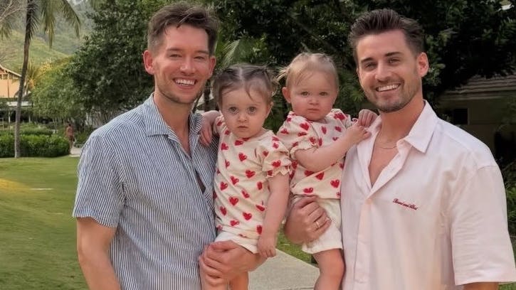 Morten Kjeldgaard med Emma og Frederik Haun med Nora.