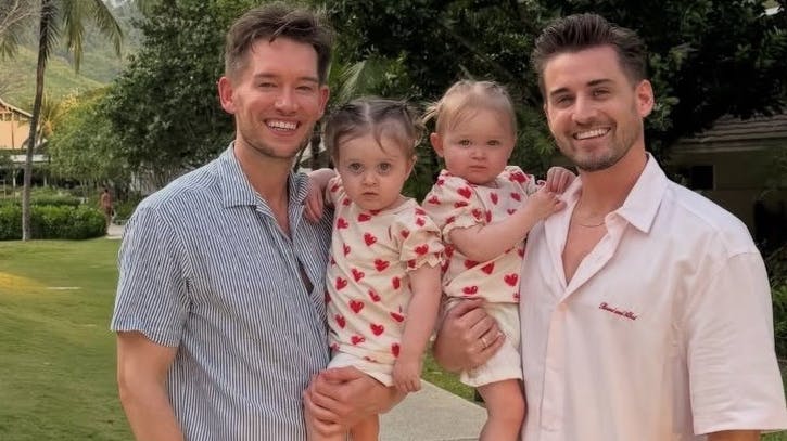 Morten Kjeldgaard med Emma og Frederik Haun med Nora.