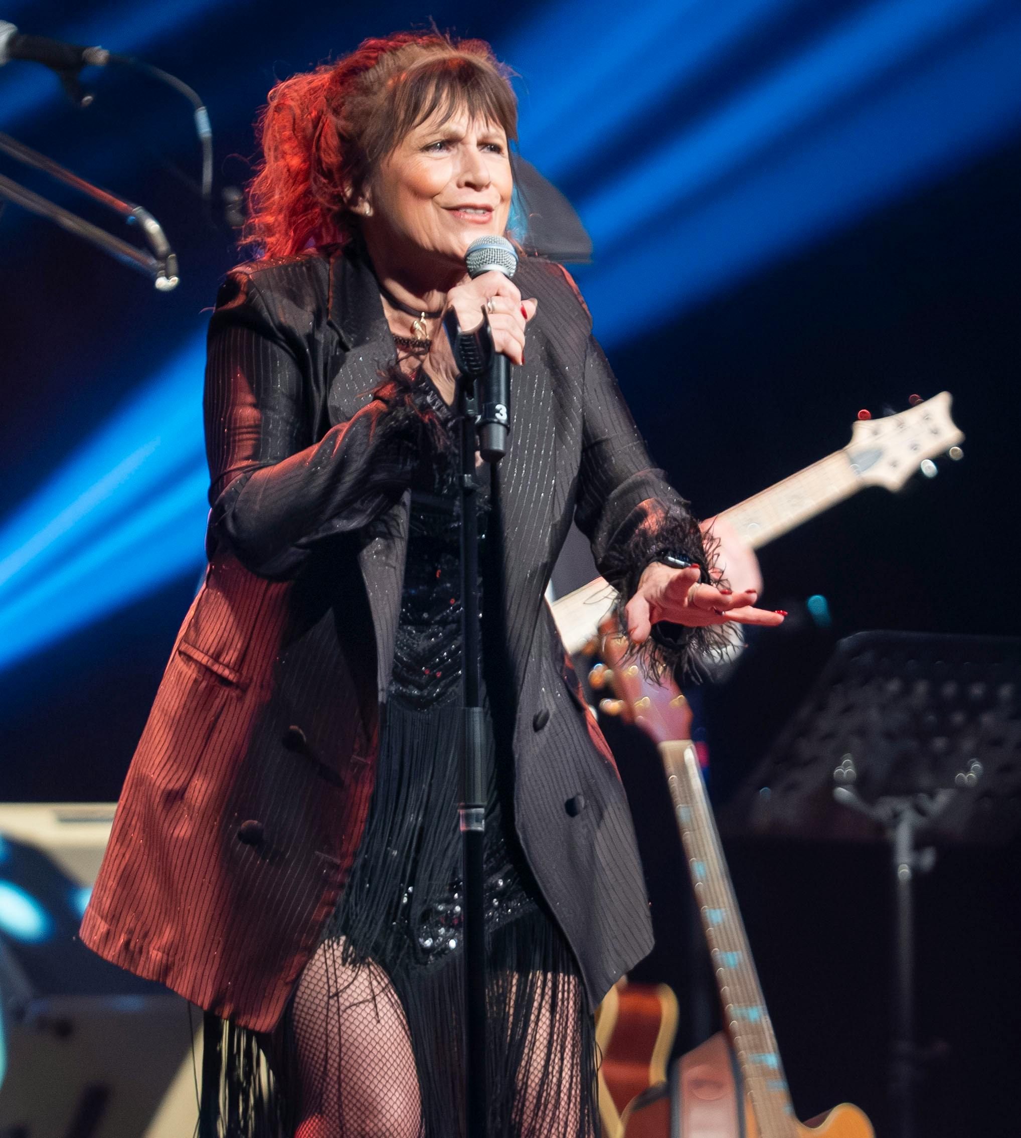 Kirsten Siggaard på scenen i Portalen.