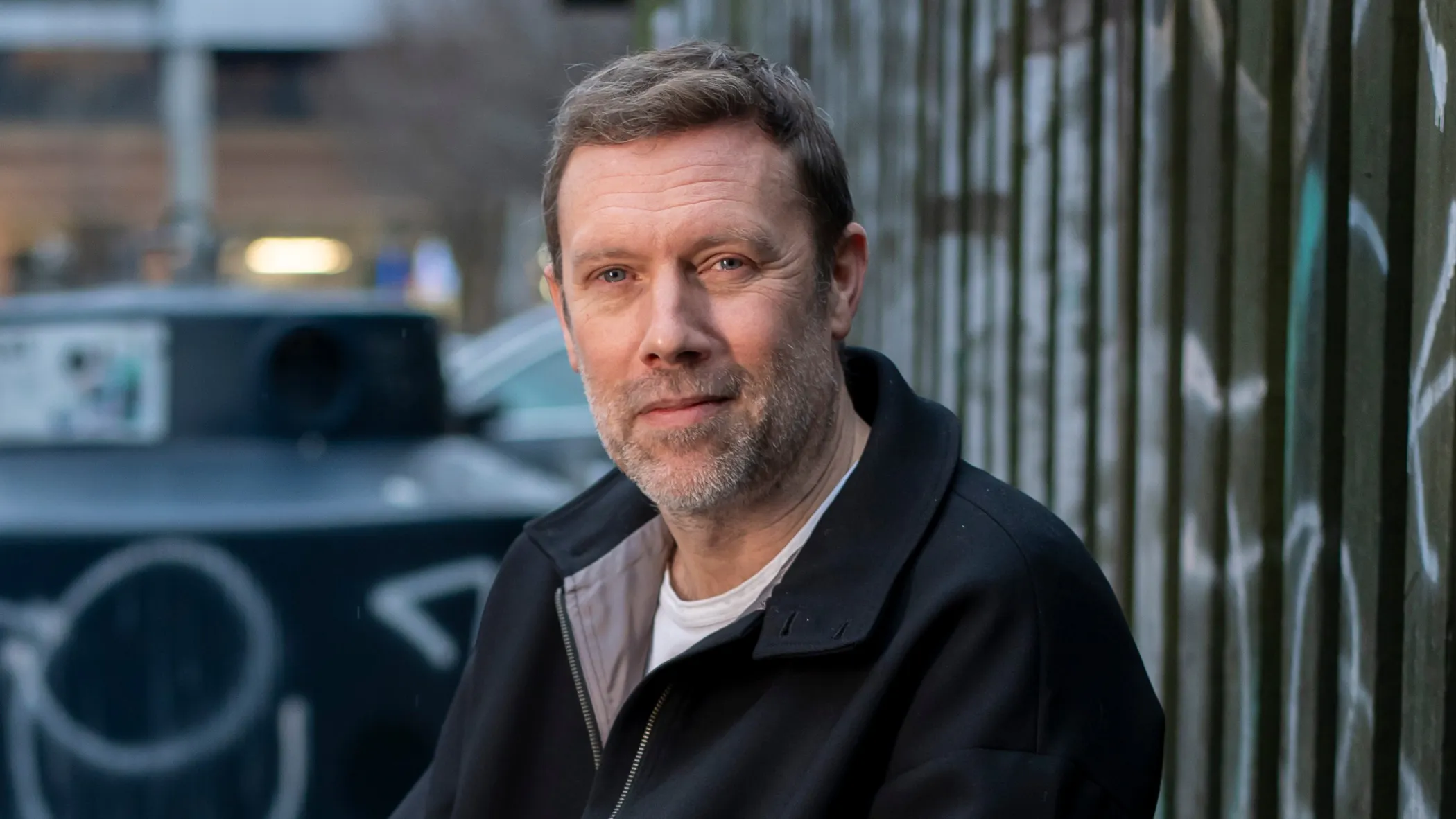 Skuespilleren Jakob Cedergren medvirker i den nye DR-serie "Uniformen". 