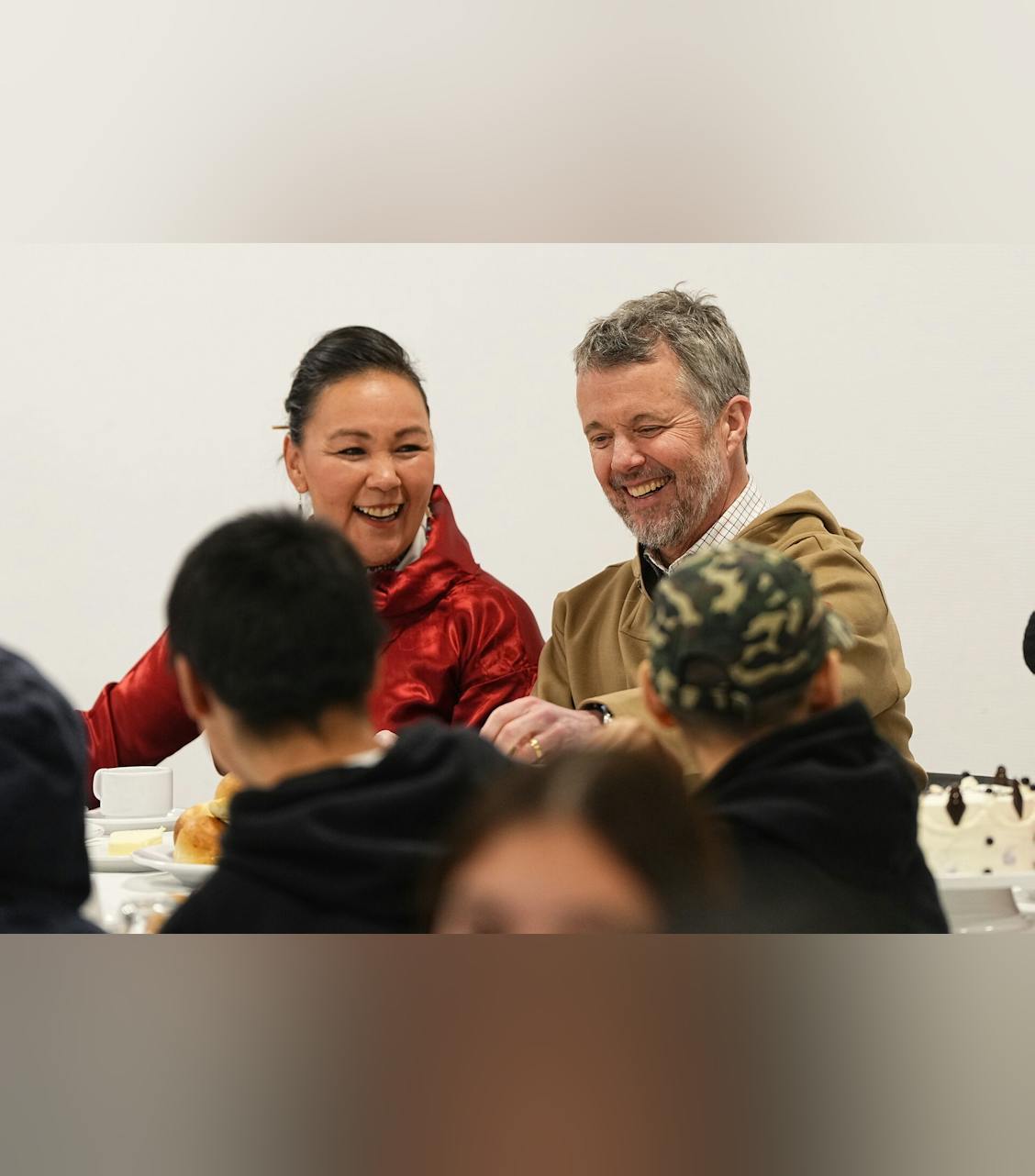 Se en masse skønne billeder fra kong Frederiks besøg i Grønland