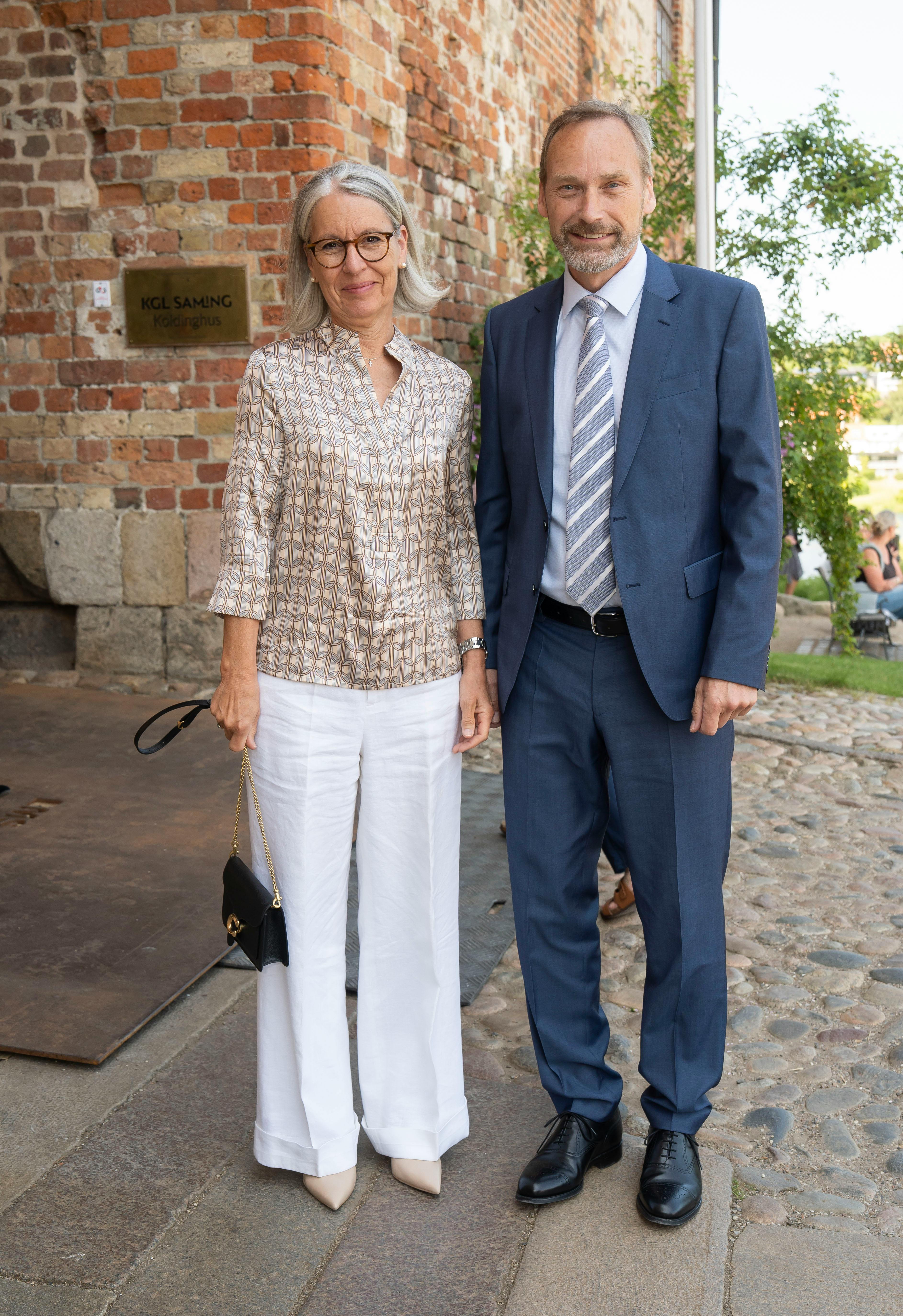 OPGAVE: Kongeparret og kronprins Christian deltager i åbning af udstillingen "Kongebarn" på KoldinghusSTED: KoldinghusDATO: 20250620JOURNALIST: Marianne SingerFOTOGRAF: Hanne JuulKong Frederik. Dronning Mary. Kong Frederik. Dronning Mary.