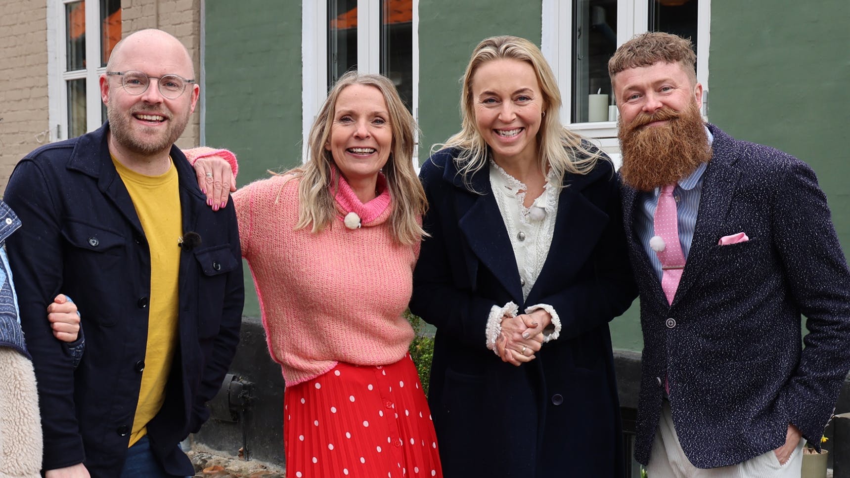 I DR-programmet ”Hammerslag” gætter de fire eksperter, Kristine Virén, Lars Lyng, Christian Torp Carlsen og Mira Lie Nielsen, huspriser. 