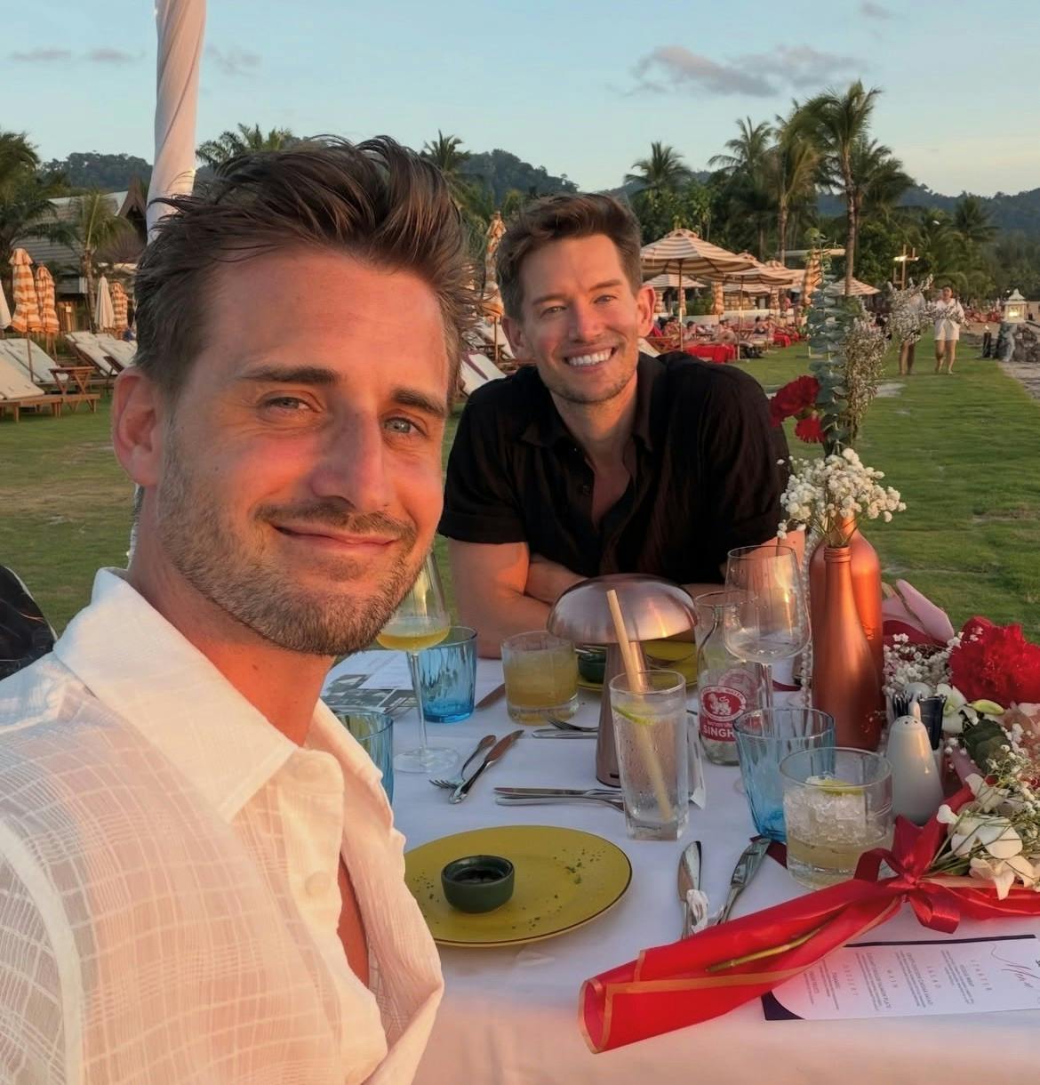 Frederik Haun fejrer fødselsdag i Thailand for sin elskede Morten Kjeldgaard.