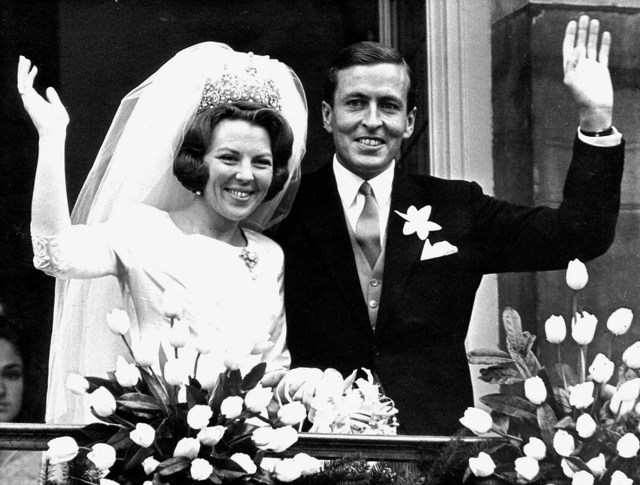 Monochrome photo dated 10 March 1966 of newly-wed Beatrix of the Netherlands and Prince Claus in Amsterdam. Prince Claus died aged 76 06 October 2002 at a hospital in Amsterdam. AFP PHOTO ANP FILES ANP / AFP